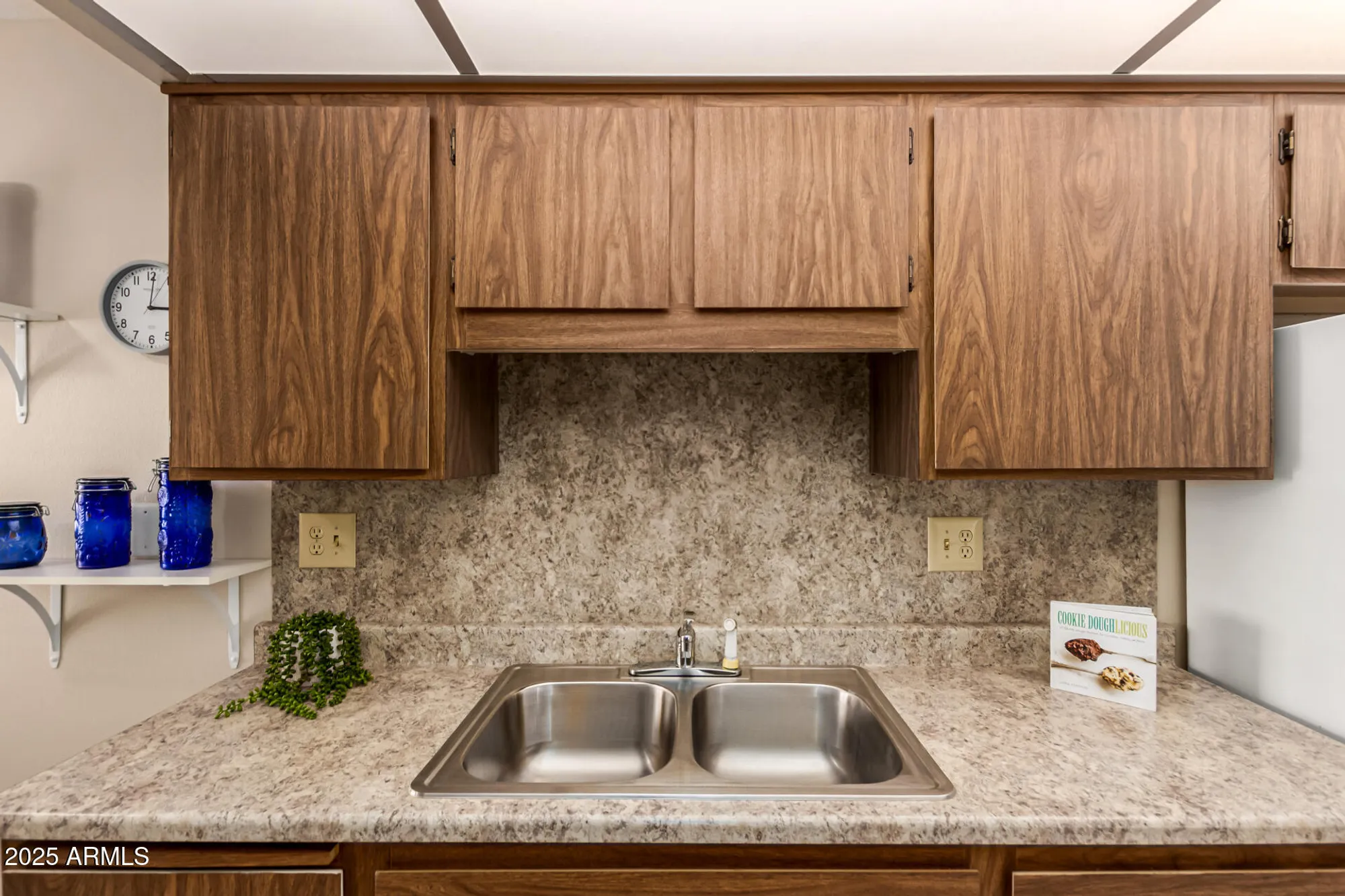 Property Slideshow image 8 of 43 | 10913 w coggins dr, Sun City, AZ, 85351