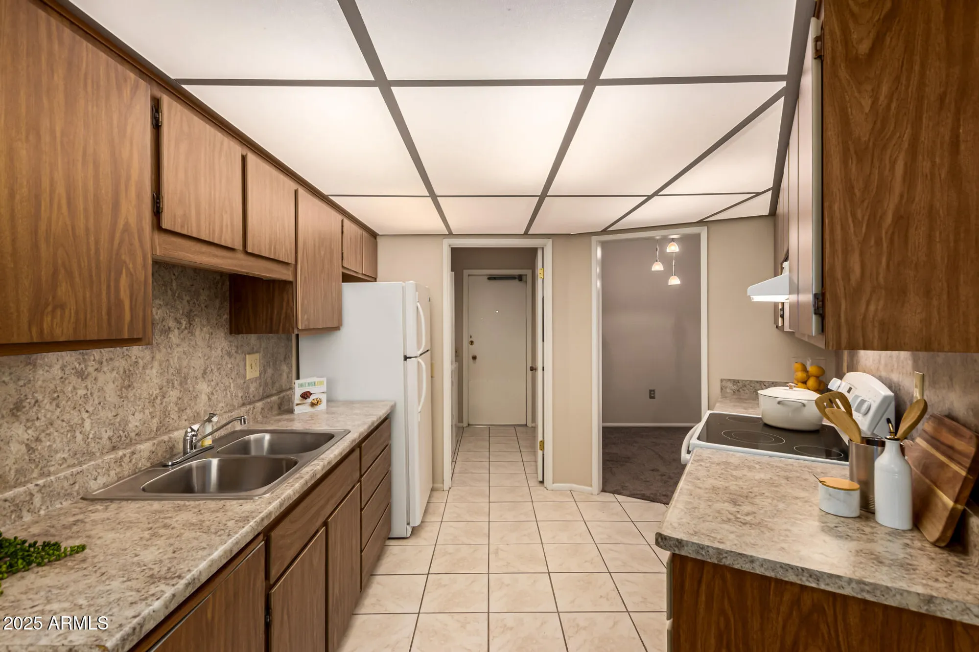 Property Slideshow image 9 of 43 | 10913 w coggins dr, Sun City, AZ, 85351