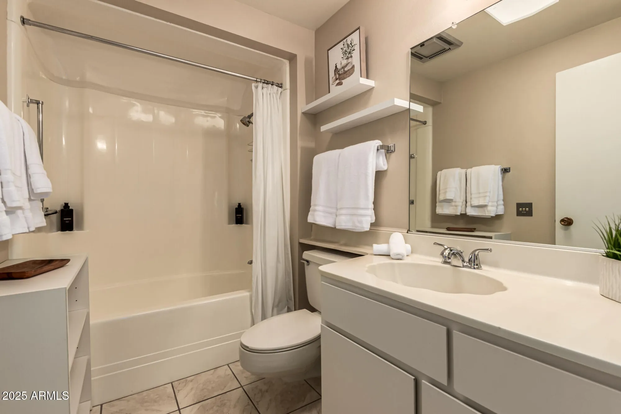 Property Slideshow image 12 of 43 | 10913 w coggins dr, Sun City, AZ, 85351