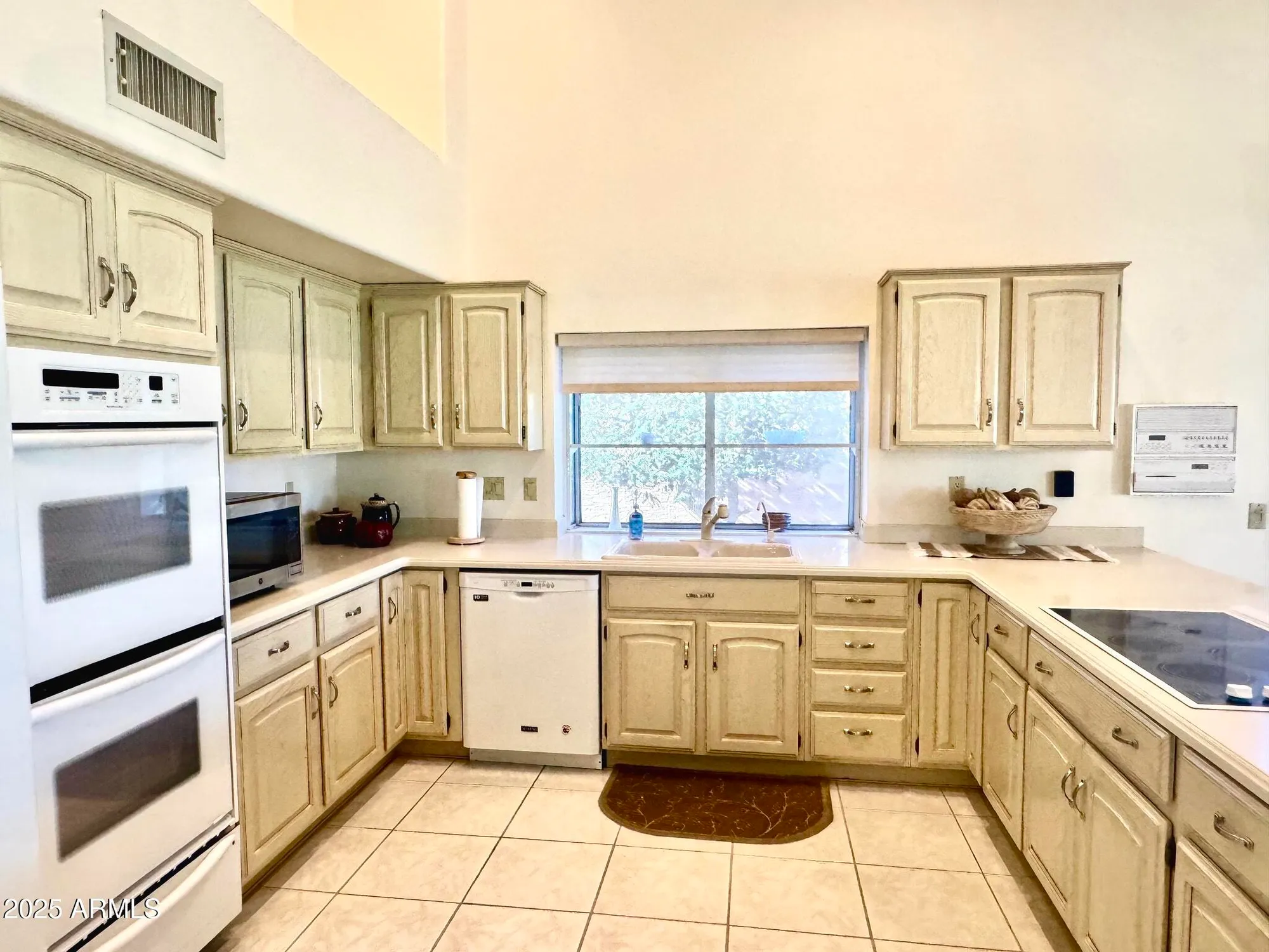 Property Slideshow image 7 of 48 | 11014 e flintlock ct, Sun Lakes, AZ, 85248