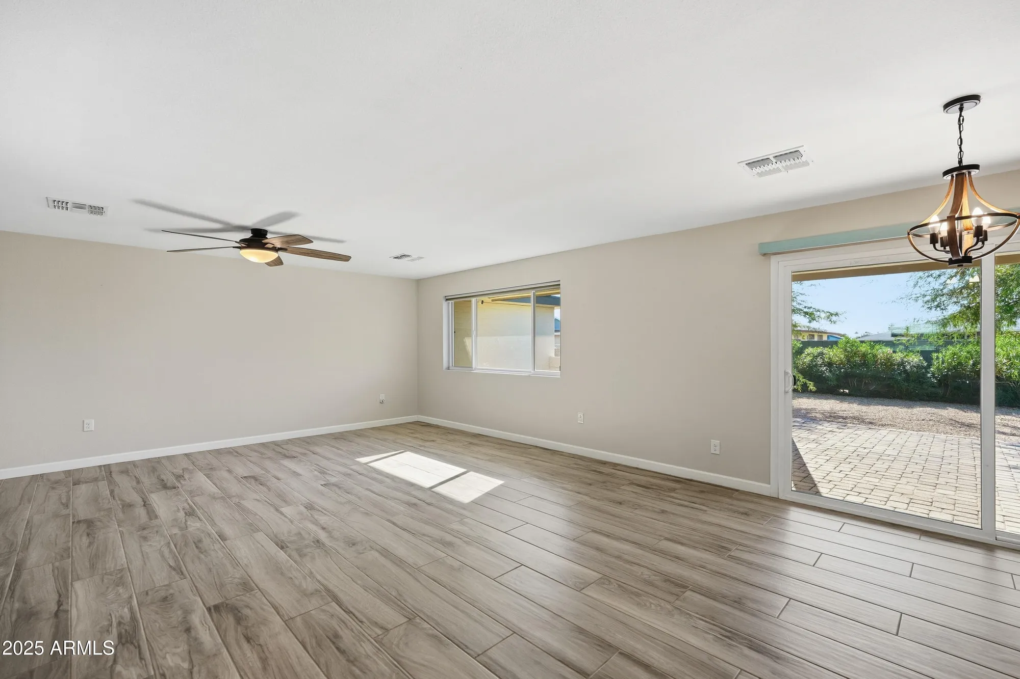 Property Slideshow image 13 of 41 | 10923 w meade dr, Sun City, AZ, 85351