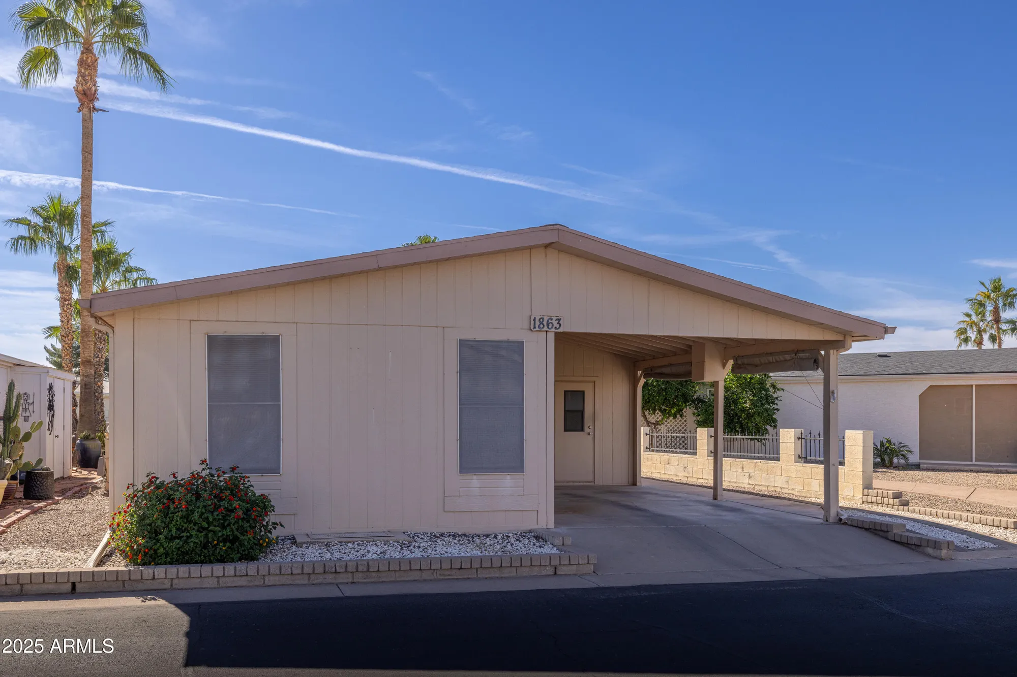 Property Slideshow image 2 of 19 | 1863 e torrey pines ln, Chandler, AZ, 85249