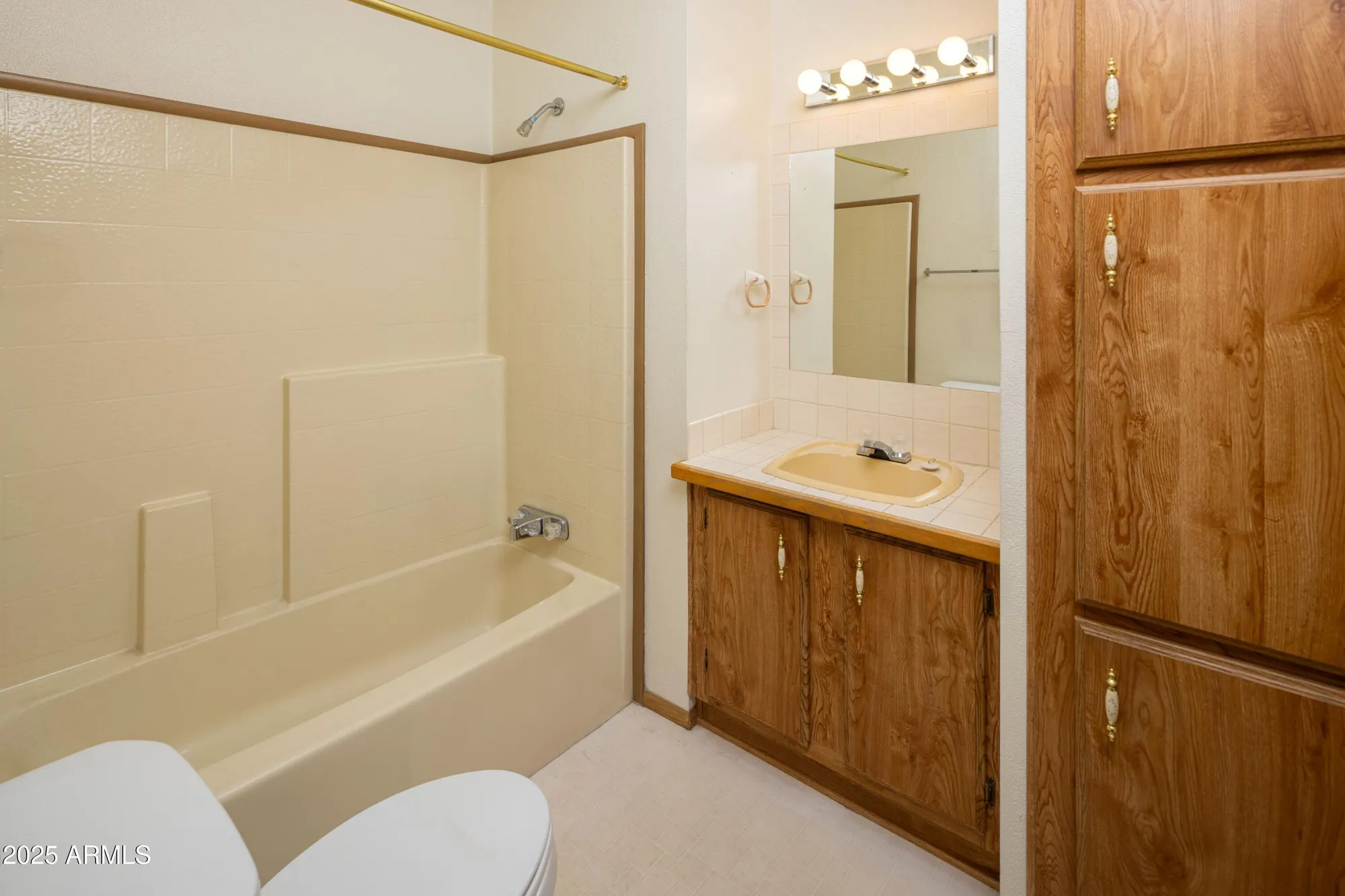 Property Slideshow image 10 of 19 | 1863 e torrey pines ln, Chandler, AZ, 85249