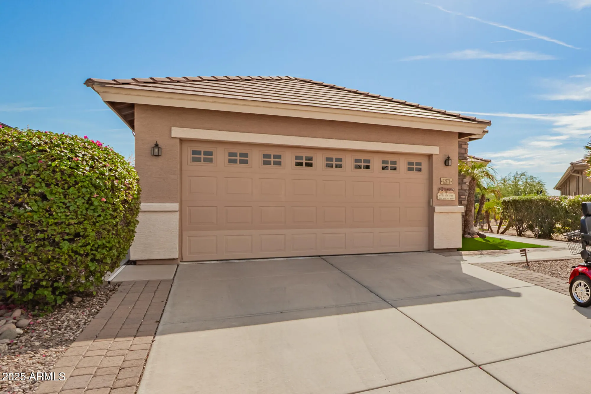 Property Slideshow image 4 of 39 | 22873 w lasso ln, Buckeye, AZ, 85326