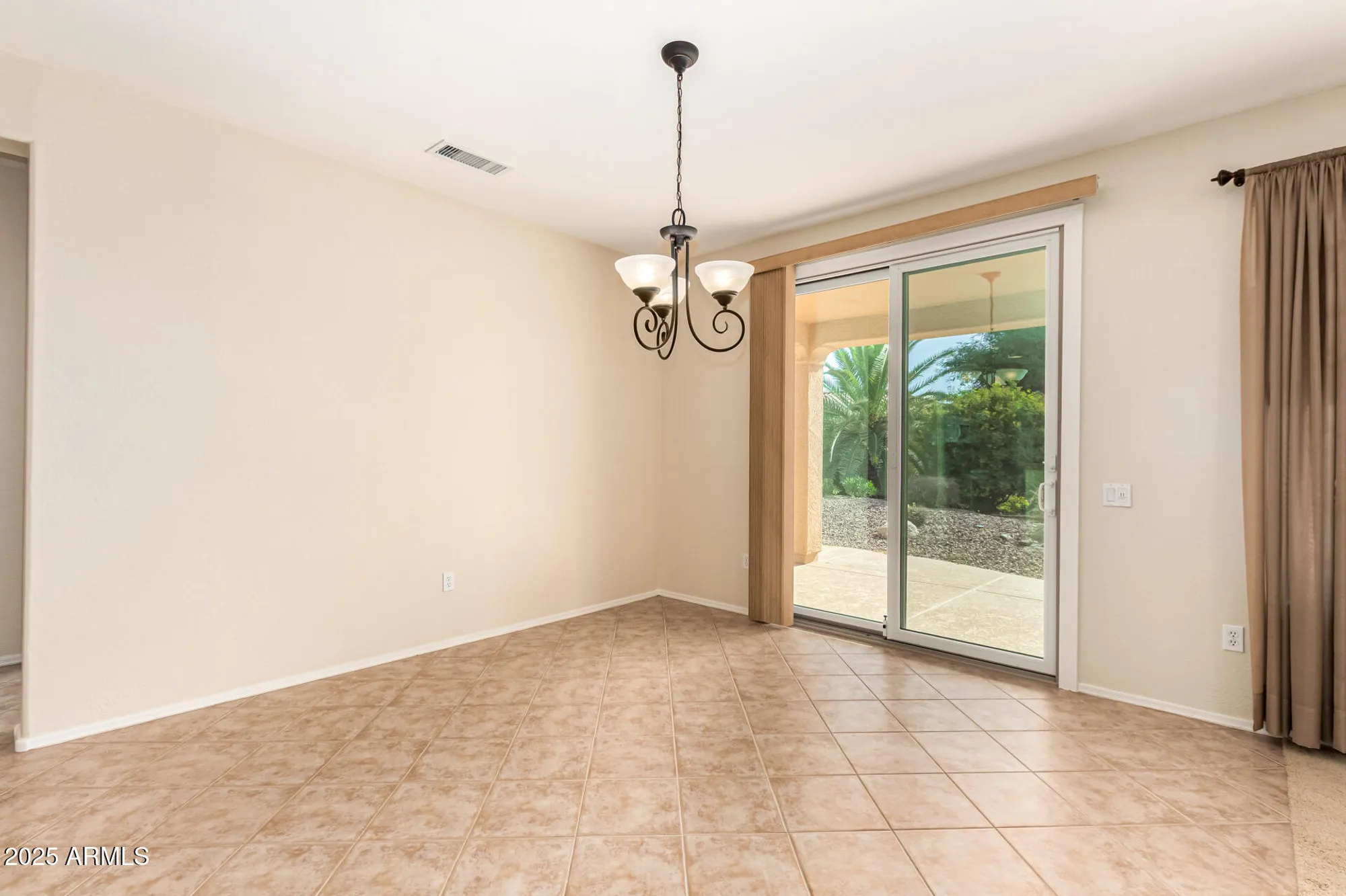 Property Slideshow image 9 of 31 | 20693 n glen canyon dr, Surprise, AZ, 85387