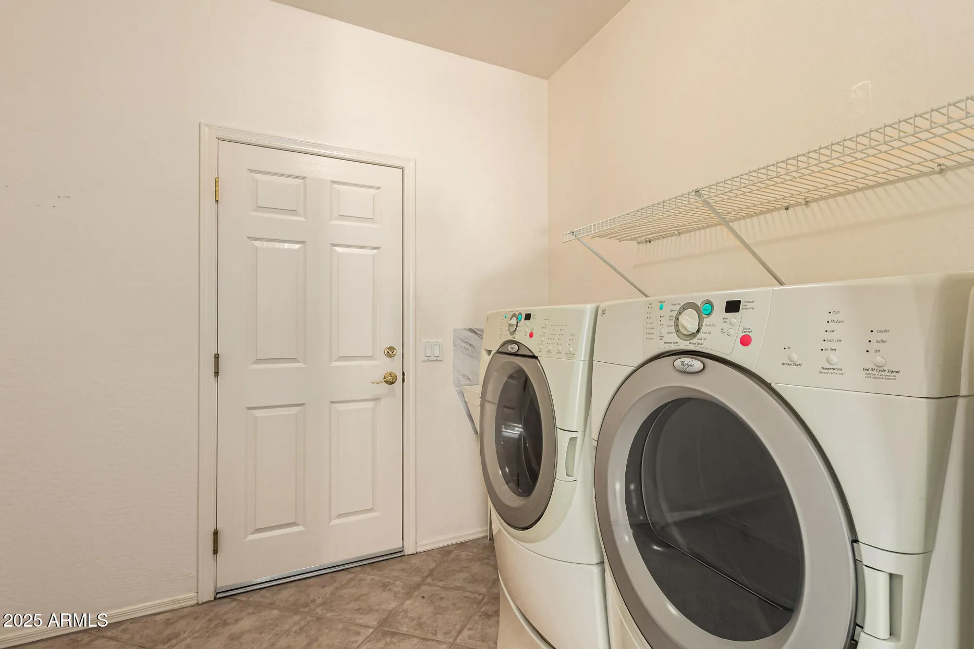 Property Slideshow image 14 of 31 | 20693 n glen canyon dr, Surprise, AZ, 85387