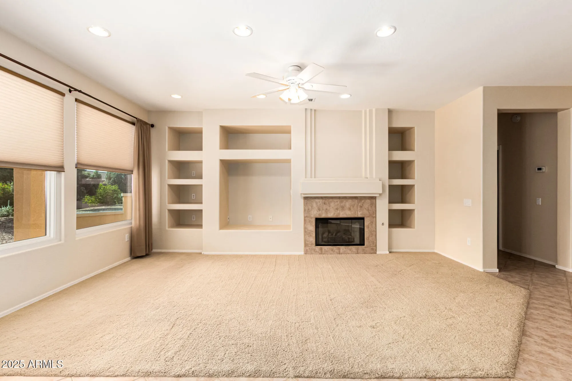 Property Slideshow image 10 of 31 | 20693 n glen canyon dr, Surprise, AZ, 85387