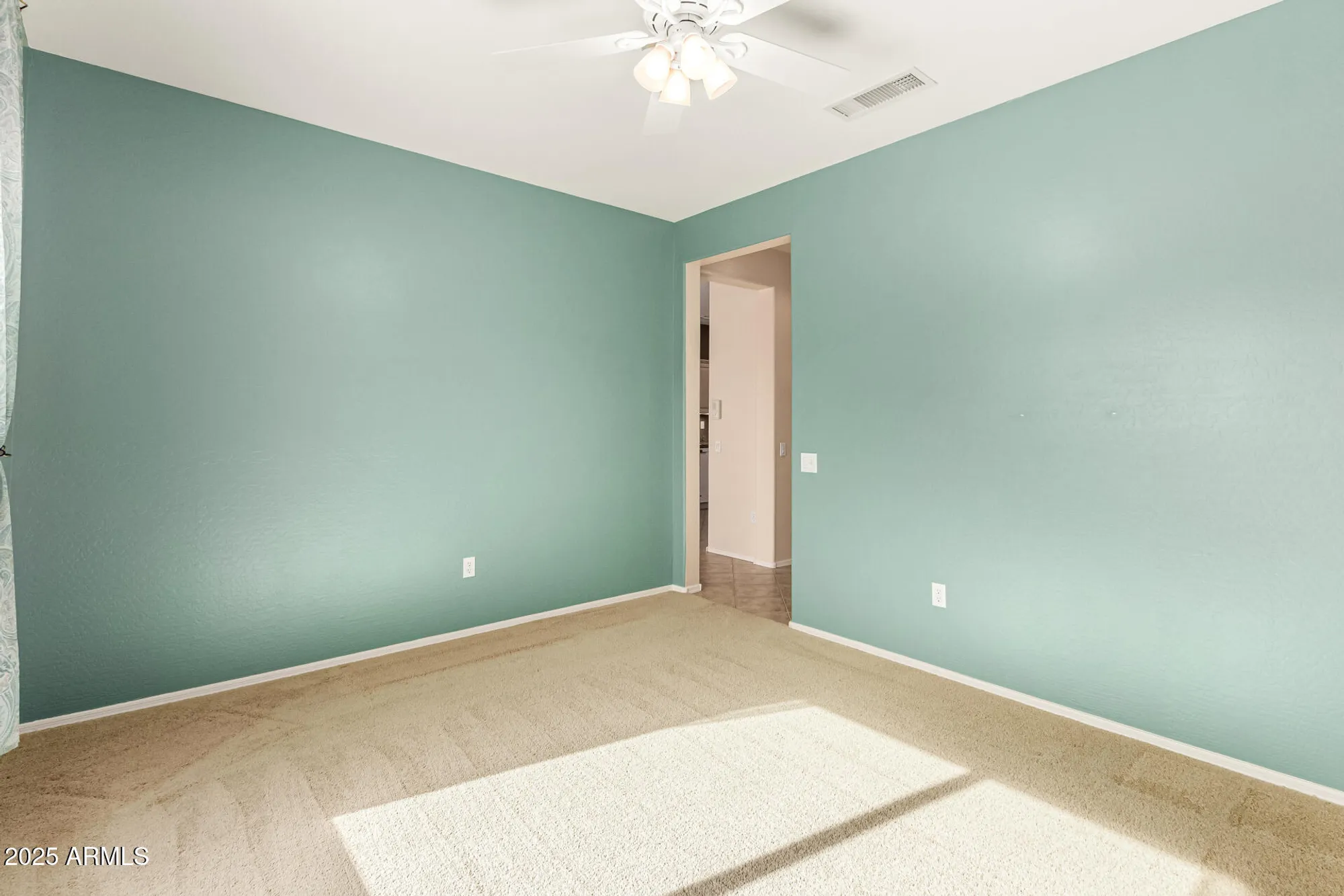 Property Slideshow image 22 of 31 | 20693 n glen canyon dr, Surprise, AZ, 85387