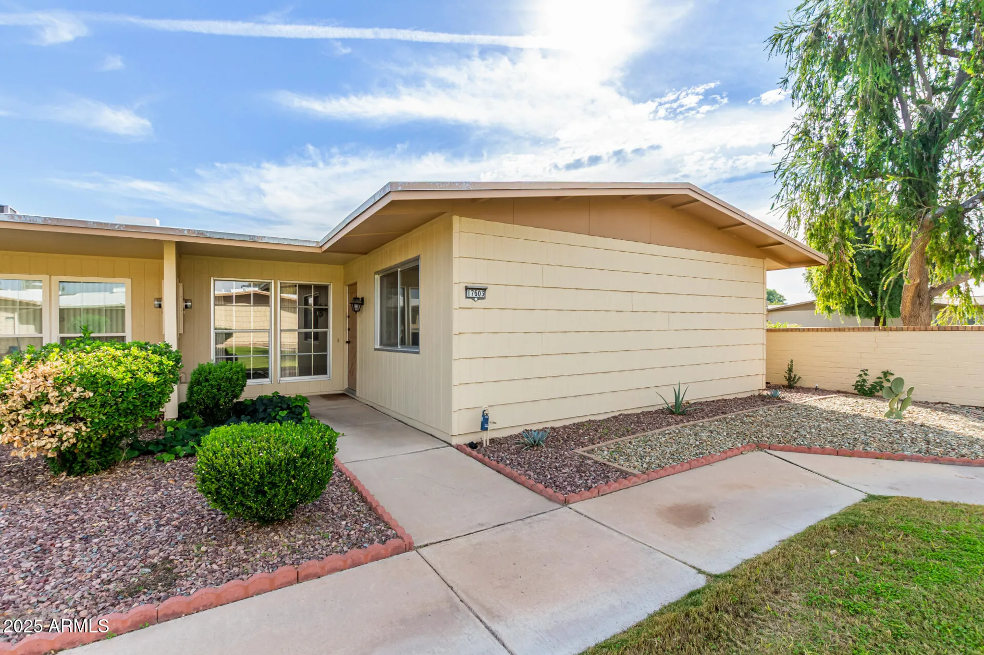 Property Slideshow image 3 of 28 | 17603 n 99th dr, Sun City, AZ, 85373