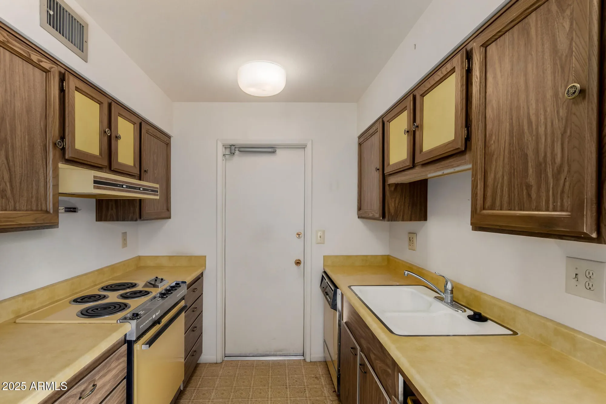 Property Slideshow image 12 of 28 | 17603 n 99th dr, Sun City, AZ, 85373