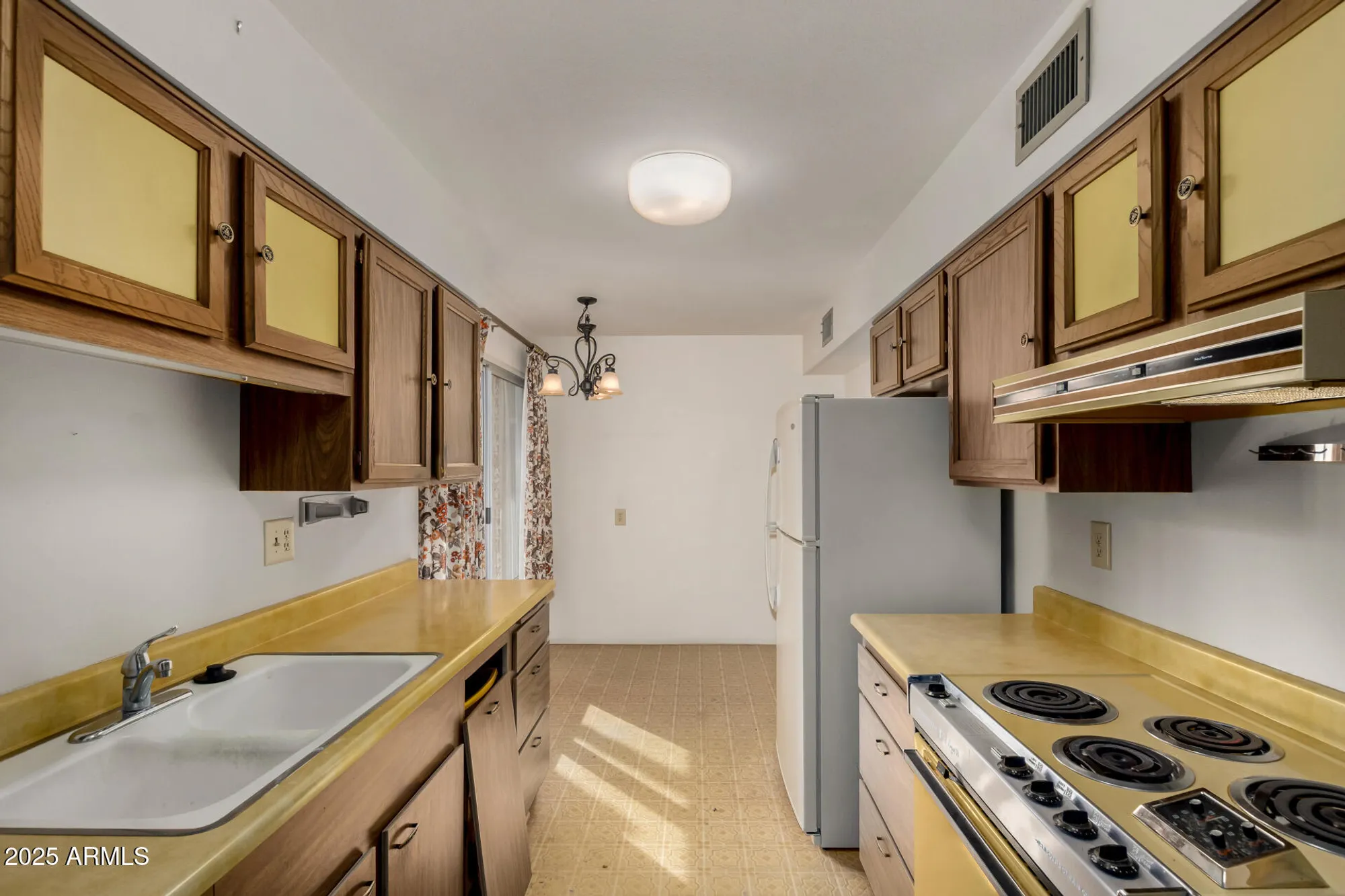 Property Slideshow image 14 of 28 | 17603 n 99th dr, Sun City, AZ, 85373