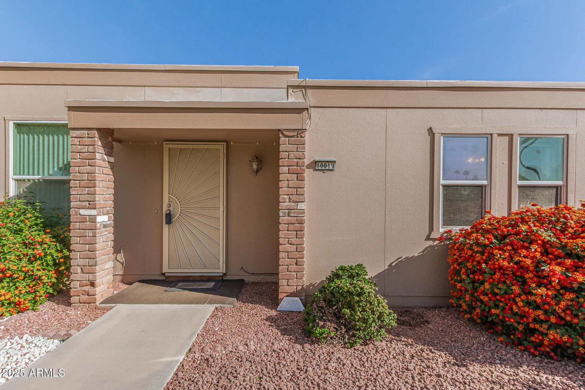 Property Slideshow image 1 of 23 | 10019 w thunderbird blvd, Sun City, AZ, 85351