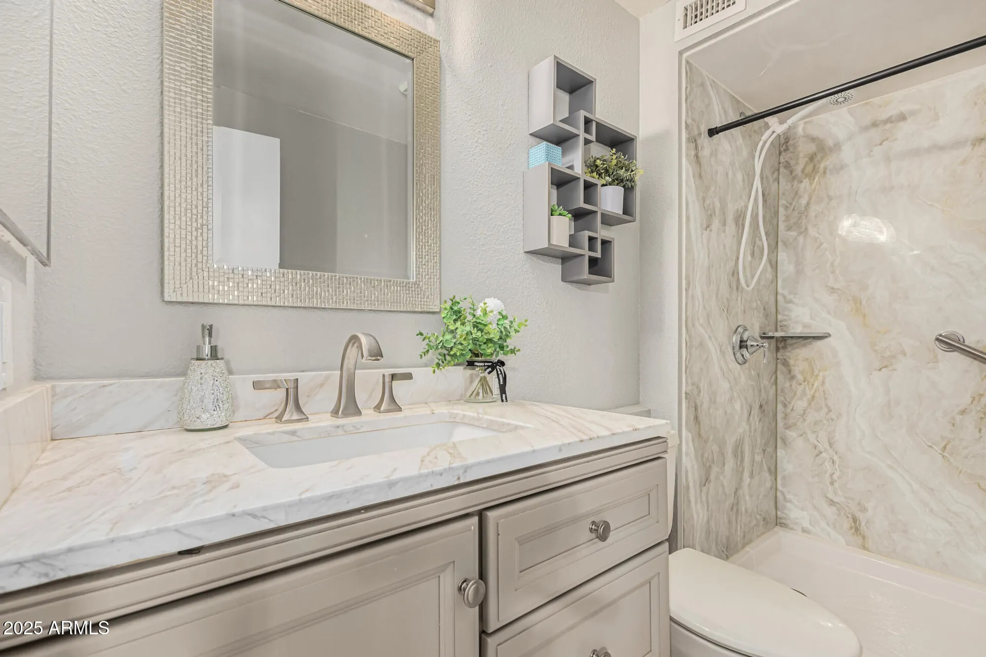 Property Slideshow image 16 of 23 | 10019 w thunderbird blvd, Sun City, AZ, 85351