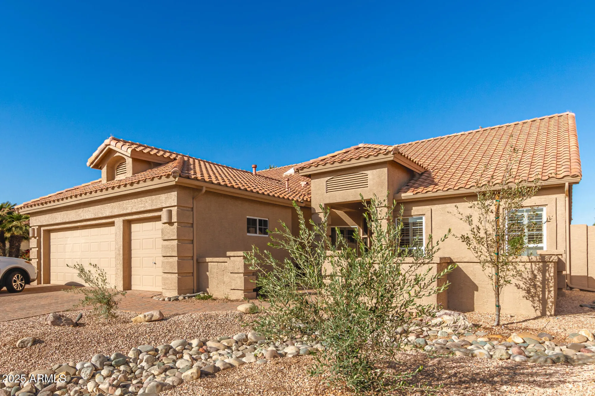 Property Slideshow image 1 of 51 | 9312 e arrowvale dr, Sun Lakes, AZ, 85248