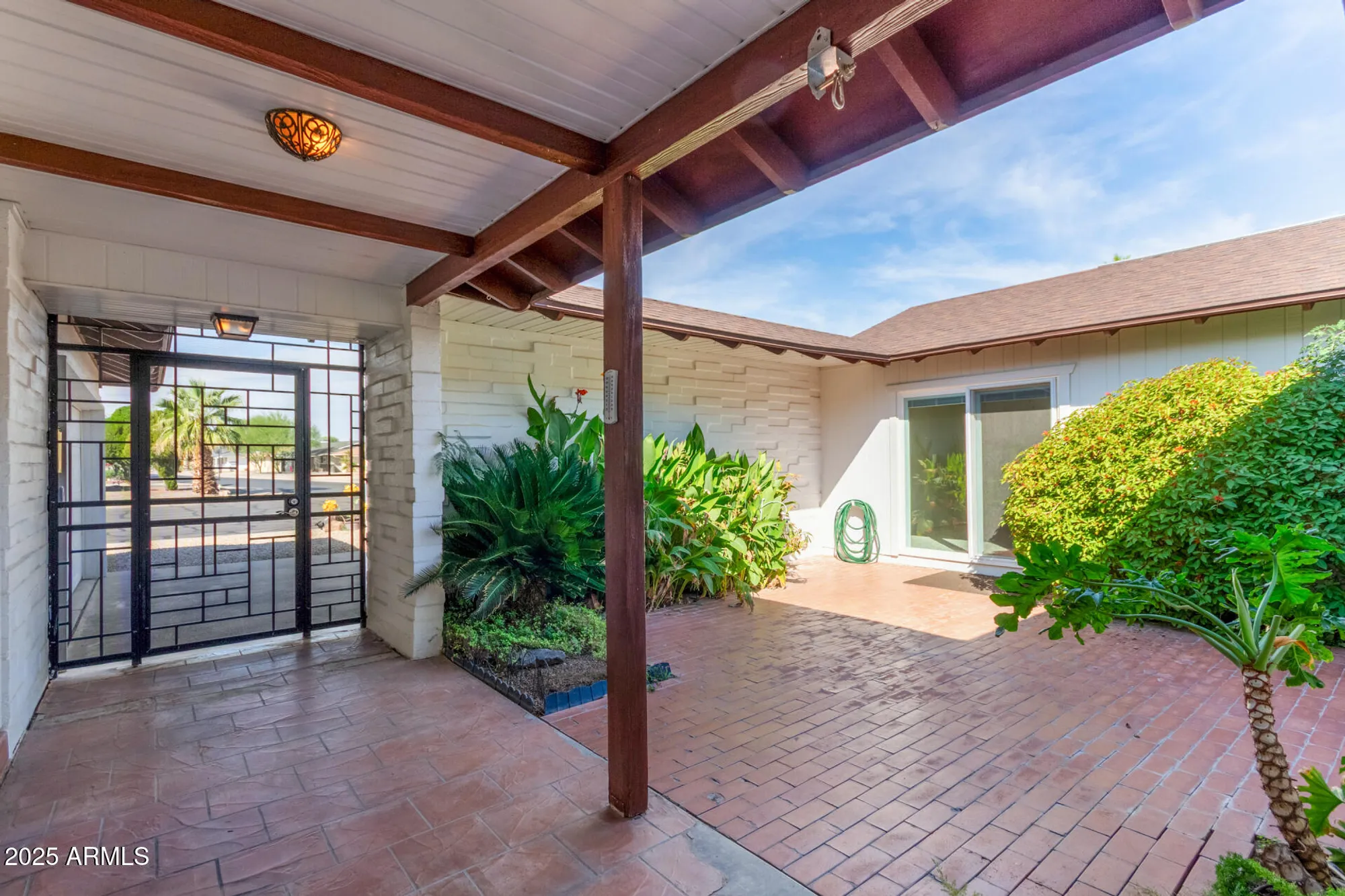 Property Slideshow image 4 of 35 | 9815 n 103rd ave, Sun City, AZ, 85351