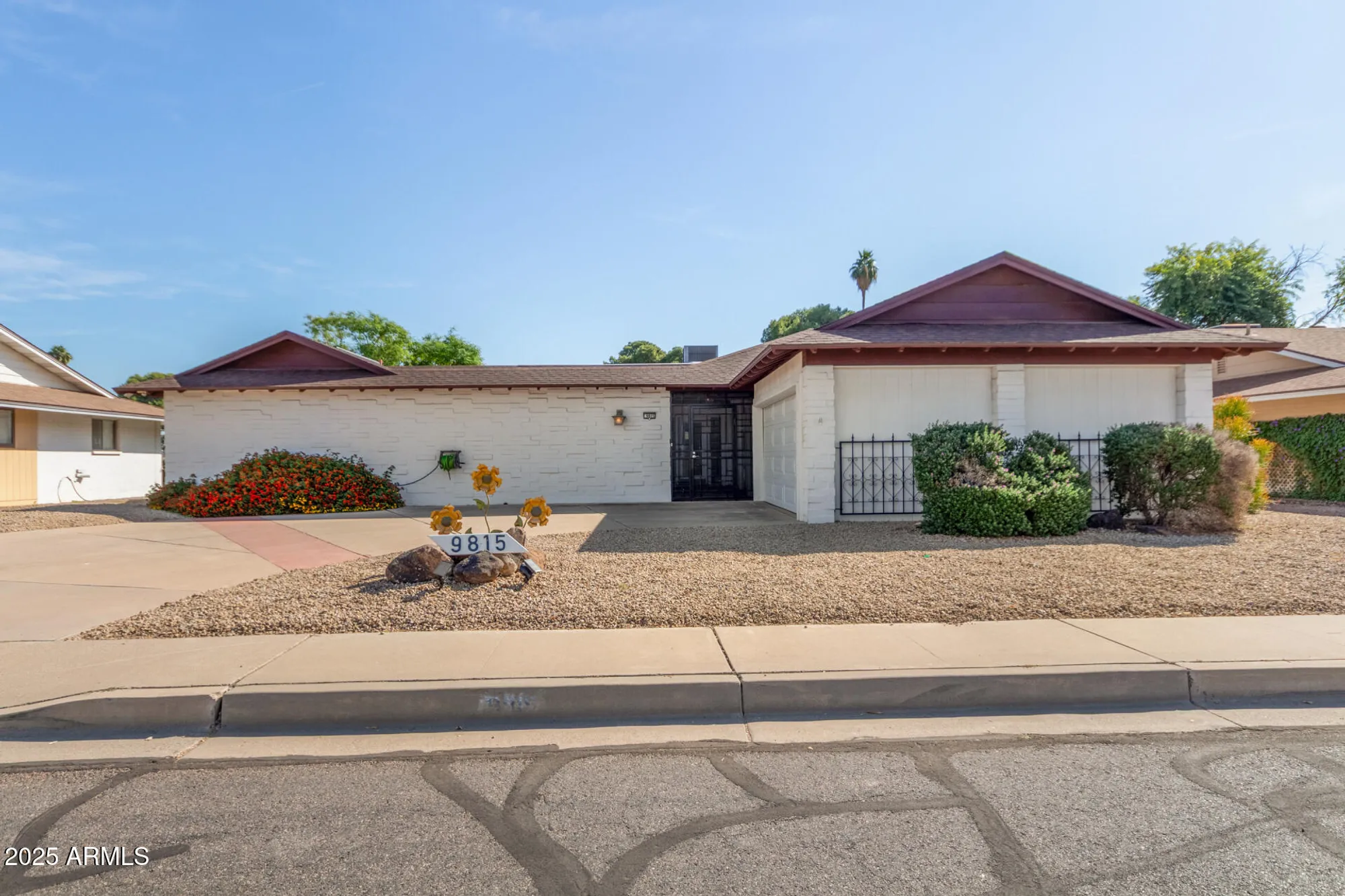 Property Slideshow image 1 of 35 | 9815 n 103rd ave, Sun City, AZ, 85351