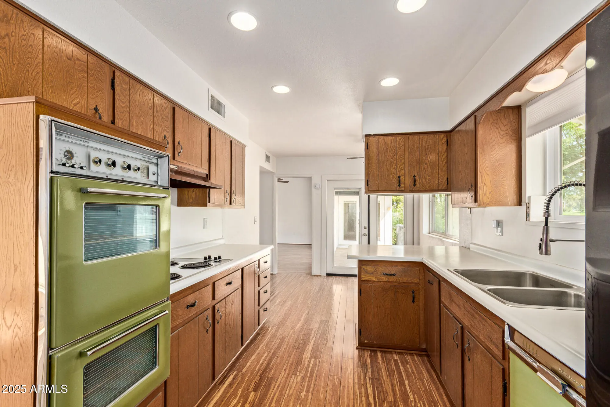 Property Slideshow image 11 of 35 | 9815 n 103rd ave, Sun City, AZ, 85351