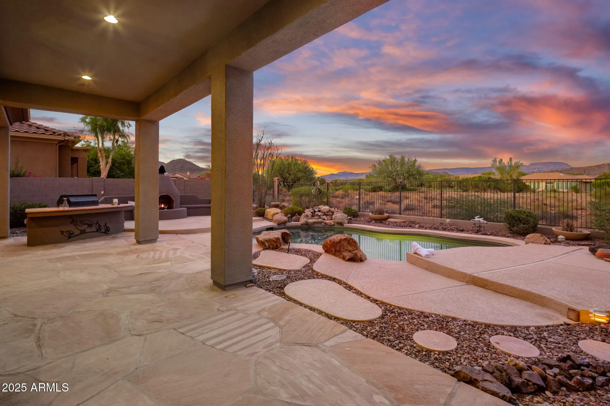 Property Slideshow image 21 of 39 | 40619 n candlewyck ln, Phoenix, AZ, 85086