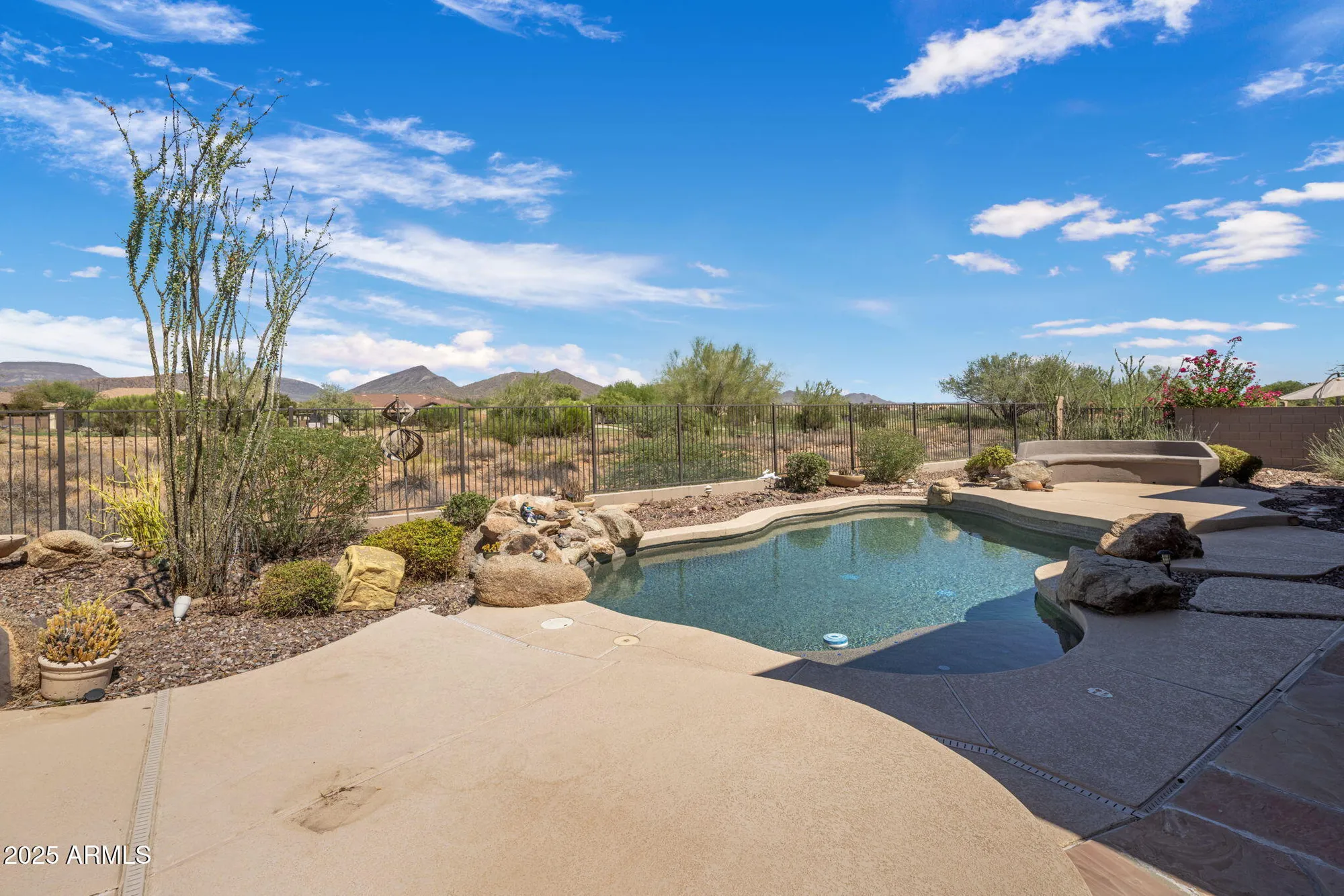 Property Slideshow image 33 of 39 | 40619 n candlewyck ln, Phoenix, AZ, 85086