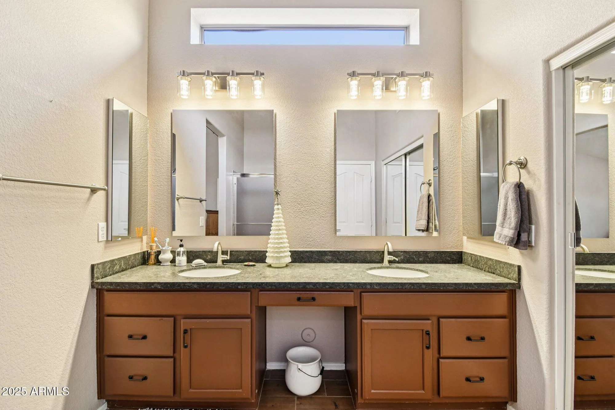 Property Slideshow image 16 of 52 | 15734 w edgemont ave, Goodyear, AZ, 85395