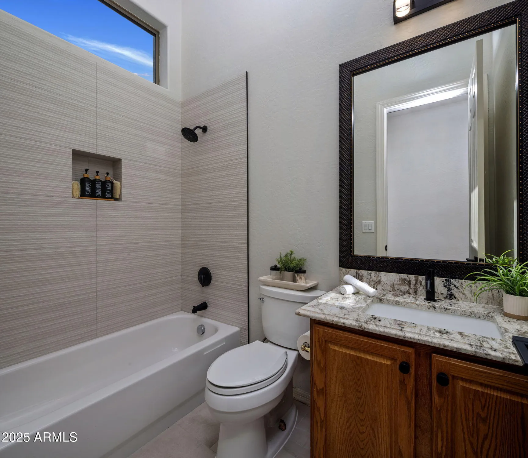 Property Slideshow image 15 of 39 | 40619 n candlewyck ln, Phoenix, AZ, 85086