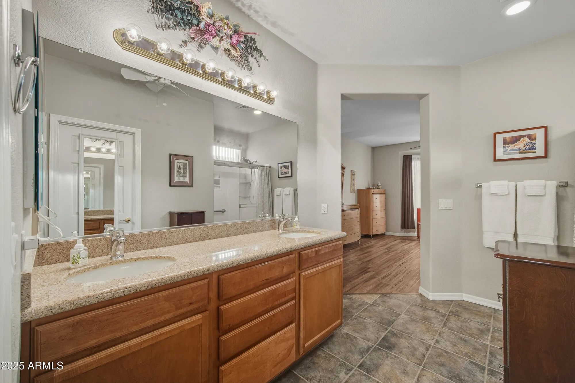Property Slideshow image 19 of 28 | 4701 e nightingale ln, Gilbert, AZ, 85298