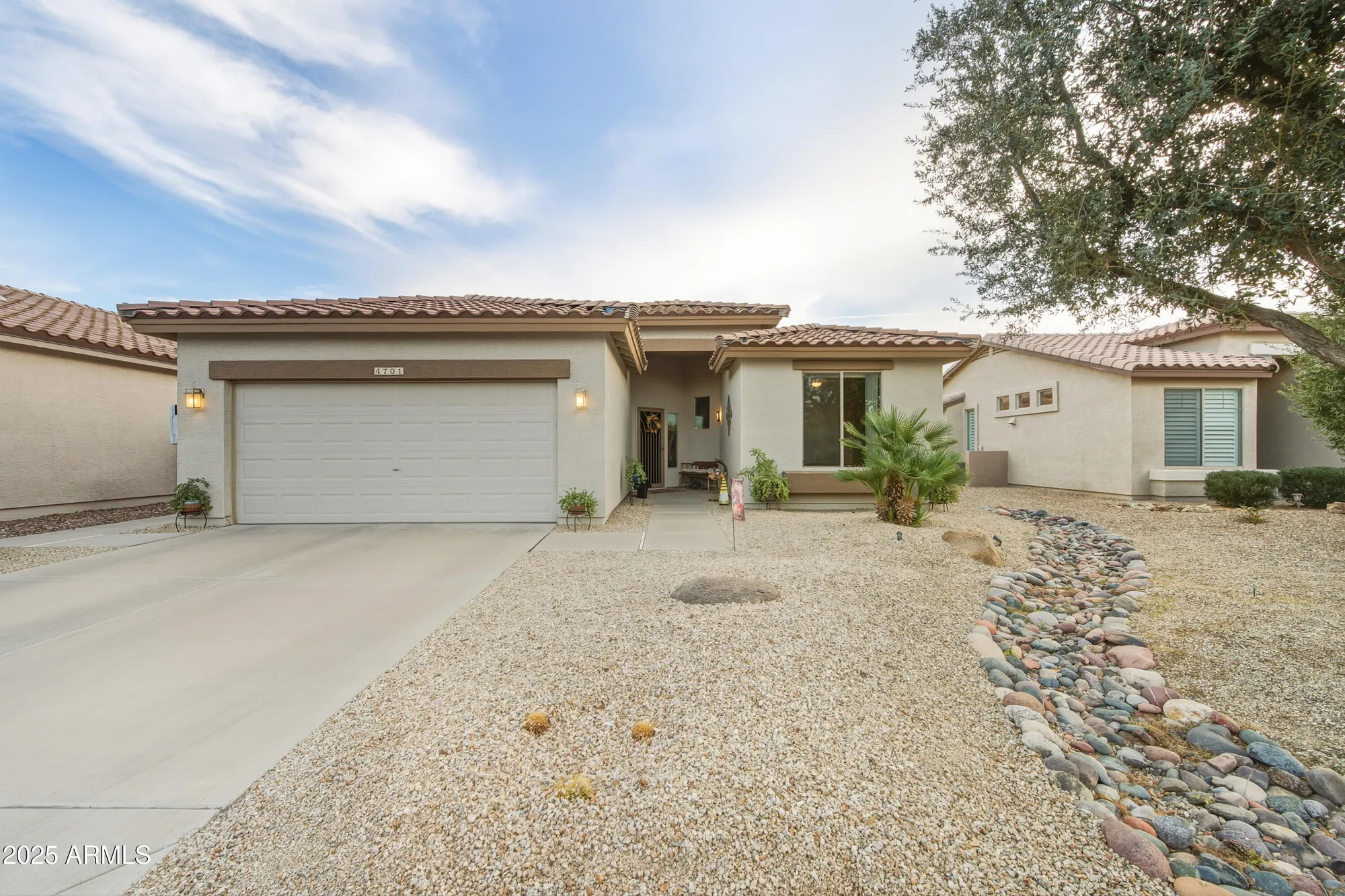Property Slideshow image 2 of 28 | 4701 e nightingale ln, Gilbert, AZ, 85298
