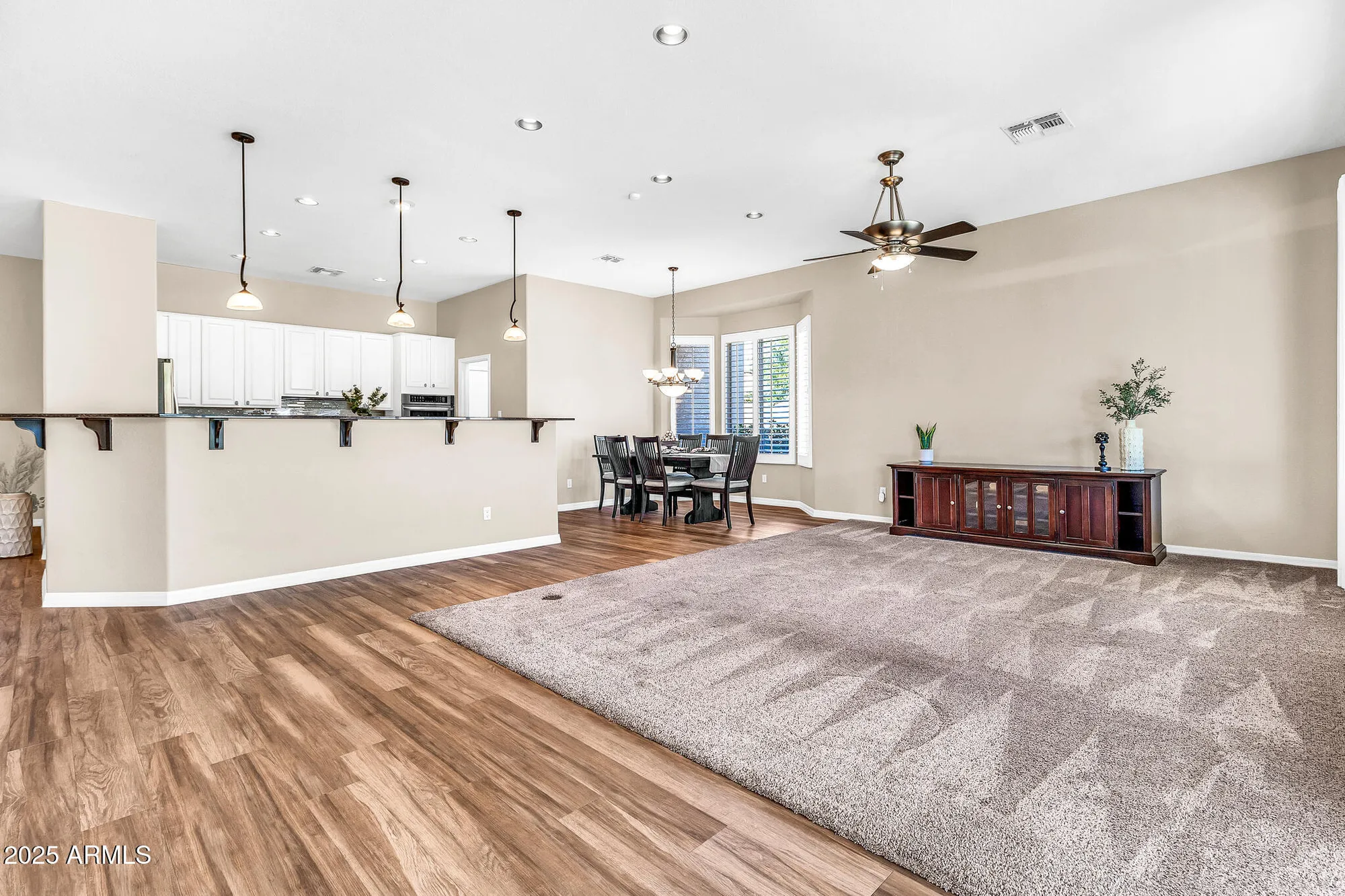 Property Slideshow image 8 of 63 | 4915 s tangerine ln, Gilbert, AZ, 85298