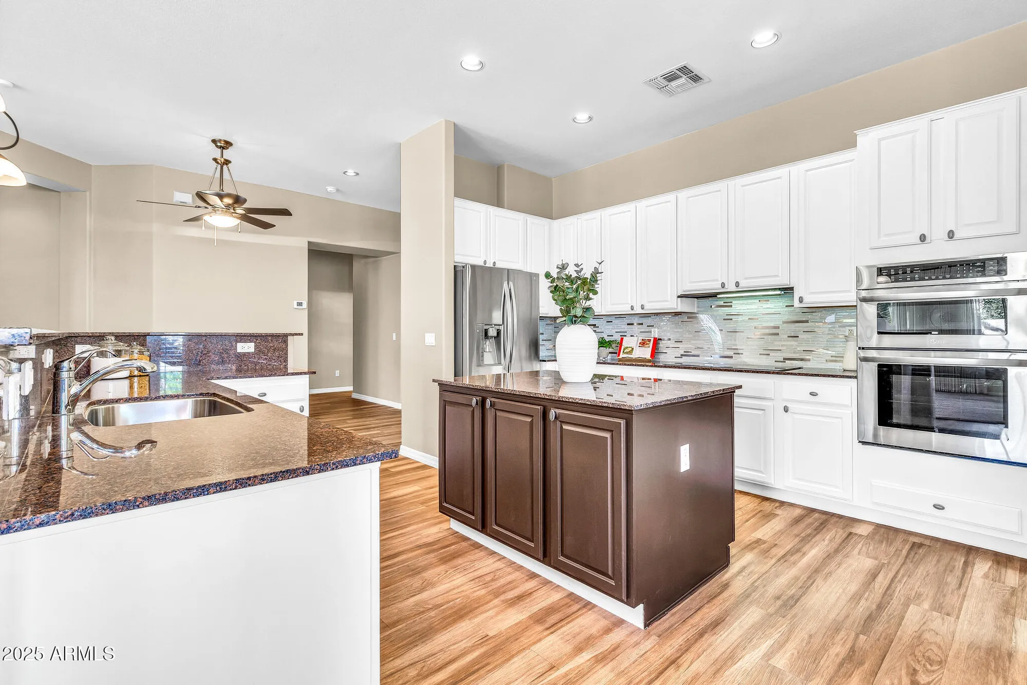 Property Slideshow image 11 of 63 | 4915 s tangerine ln, Gilbert, AZ, 85298