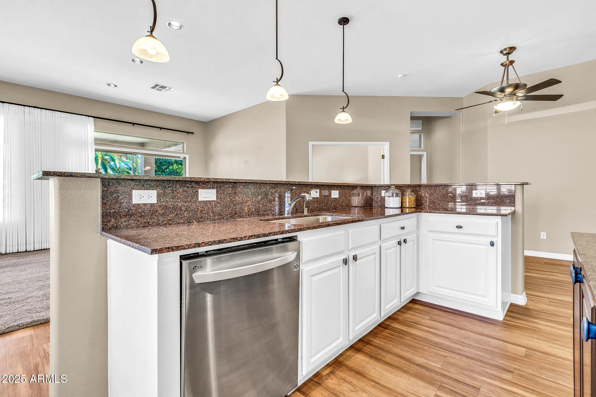 Property Slideshow image 12 of 63 | 4915 s tangerine ln, Gilbert, AZ, 85298