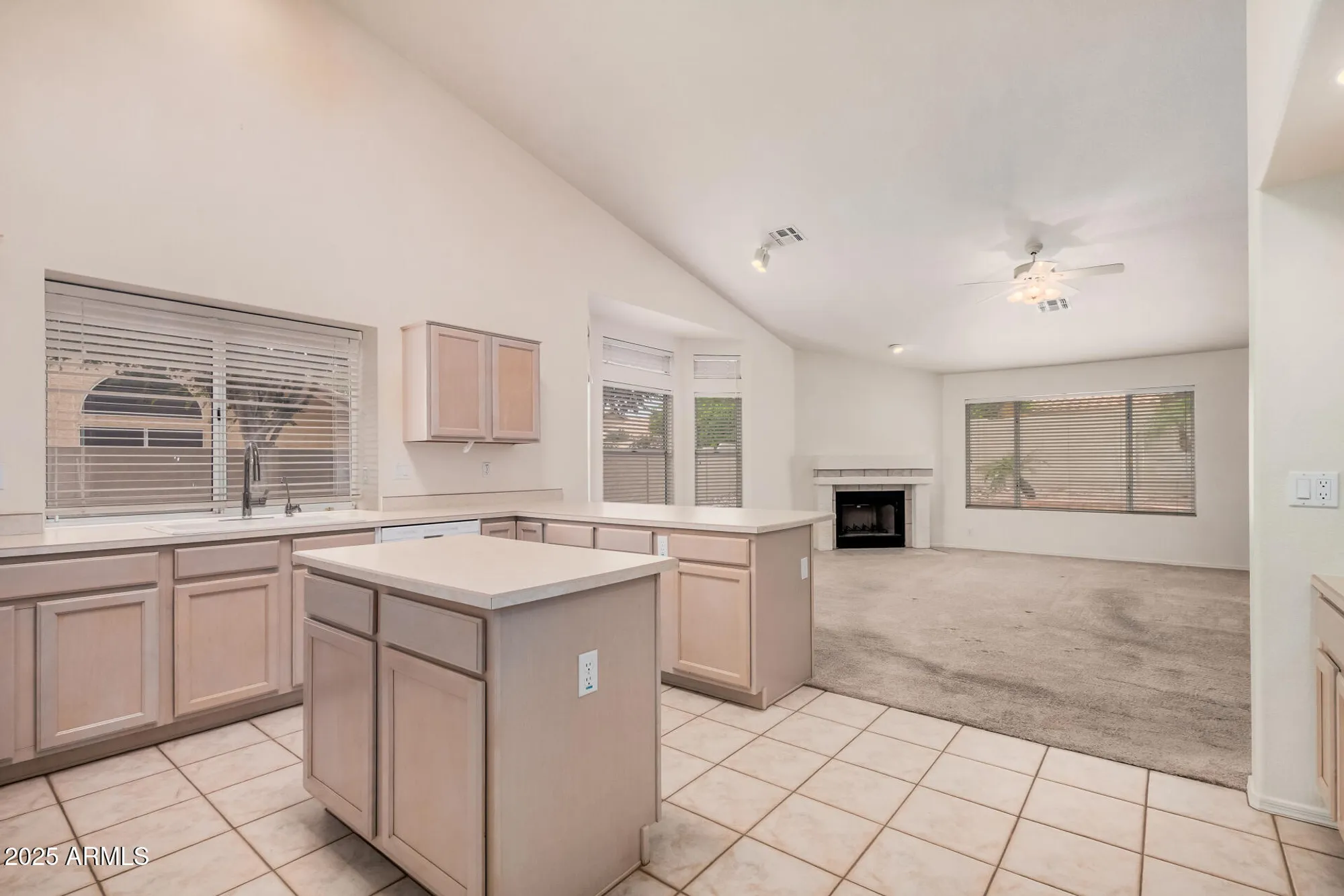 Property Slideshow image 15 of 23 | 8664 w marco polo rd, Peoria, AZ, 85382