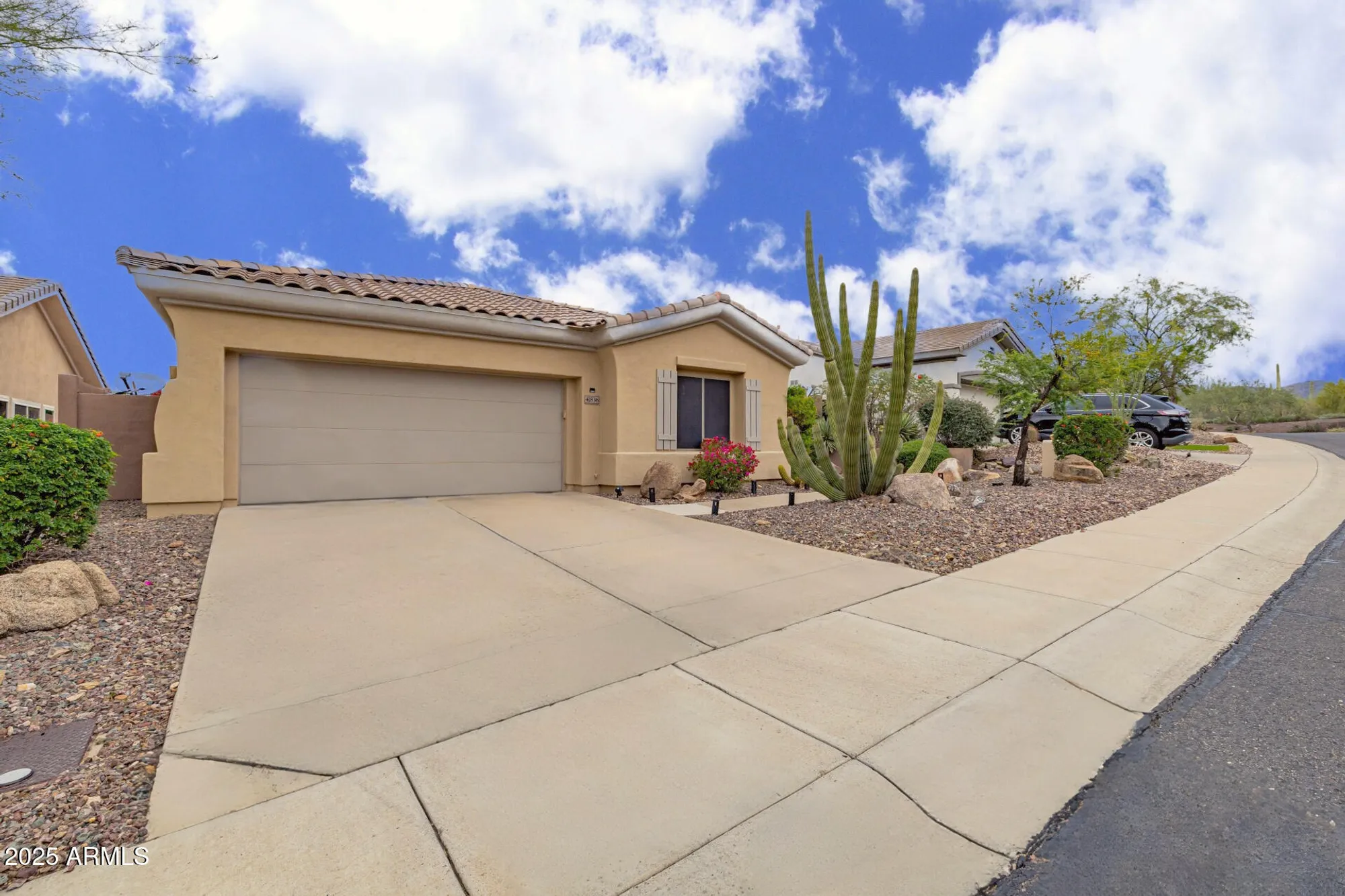 Property Slideshow image 7 of 38 | 41836 n mill creek way way, Anthem, AZ, 85086