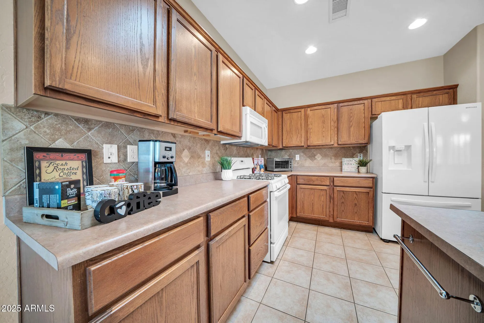 Property Slideshow image 10 of 37 | 17556 w calistoga dr, Surprise, AZ, 85387