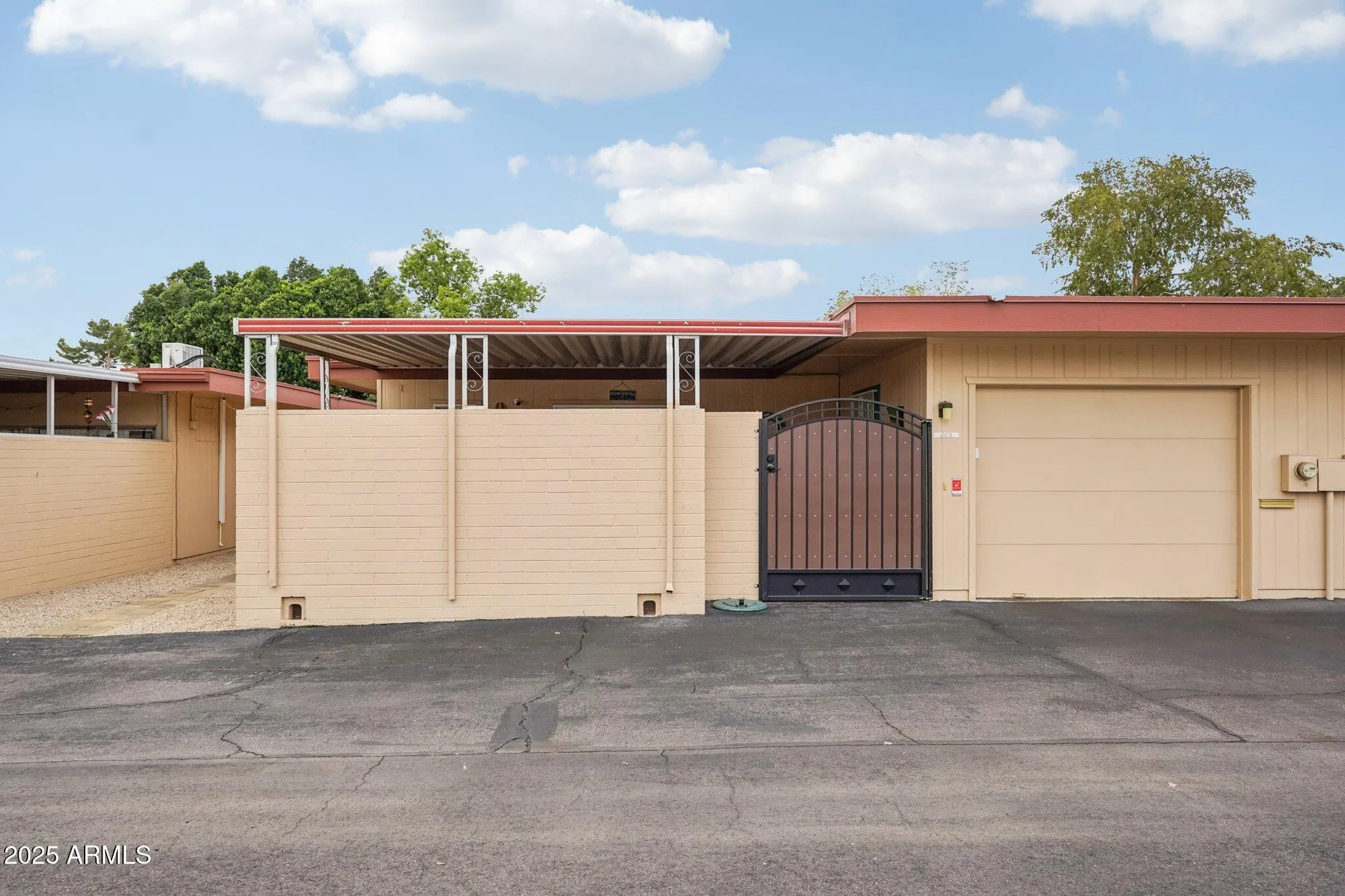 Property Slideshow image 2 of 39 | 13079 n 100th dr, Sun City, AZ, 85351