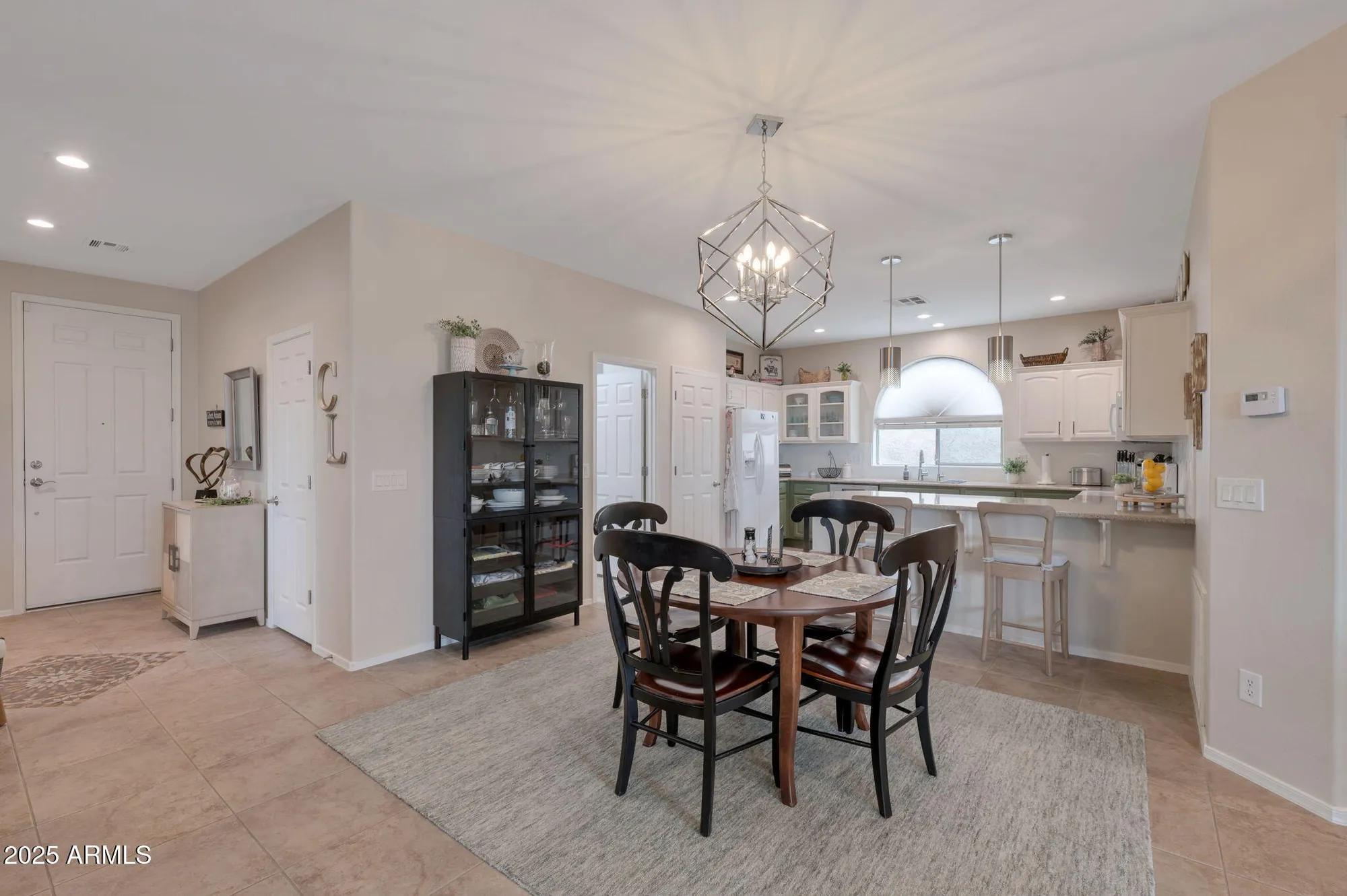 Property Slideshow image 7 of 25 | 5380 s lantana ln, Gilbert, AZ, 85298