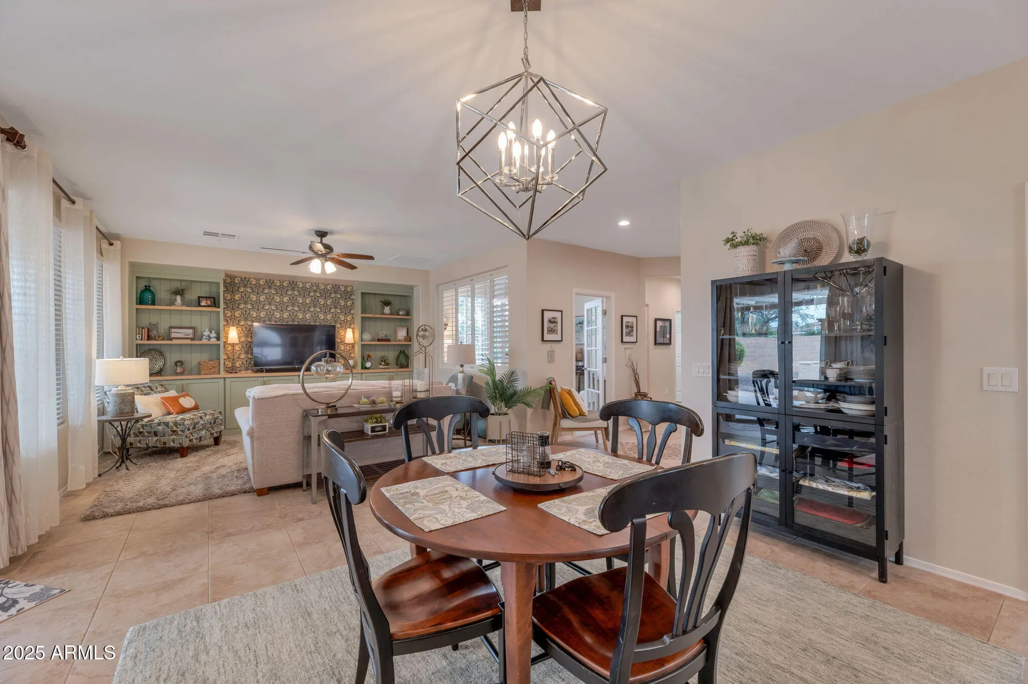 Property Slideshow image 8 of 25 | 5380 s lantana ln, Gilbert, AZ, 85298