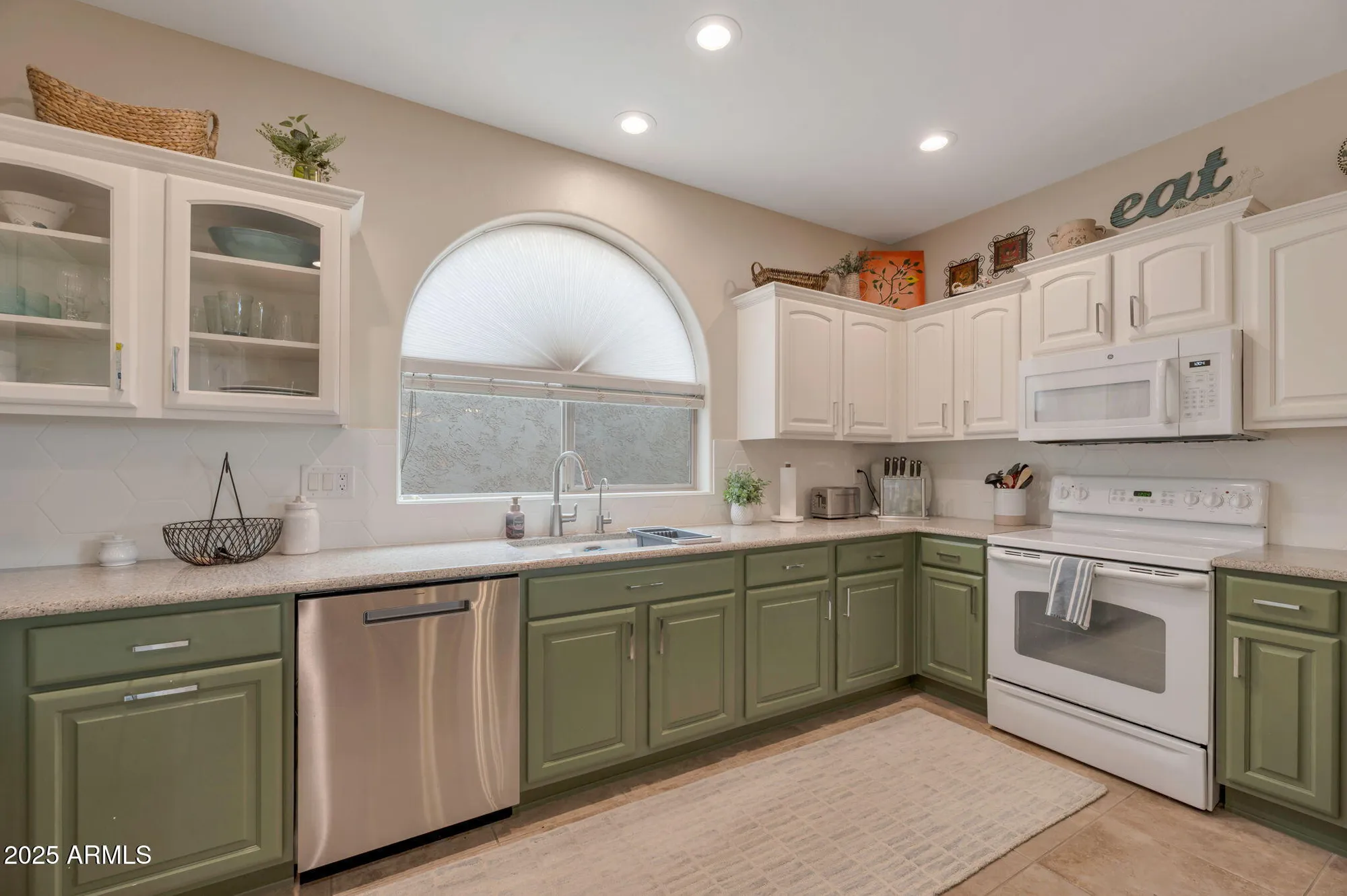 Property Slideshow image 9 of 25 | 5380 s lantana ln, Gilbert, AZ, 85298