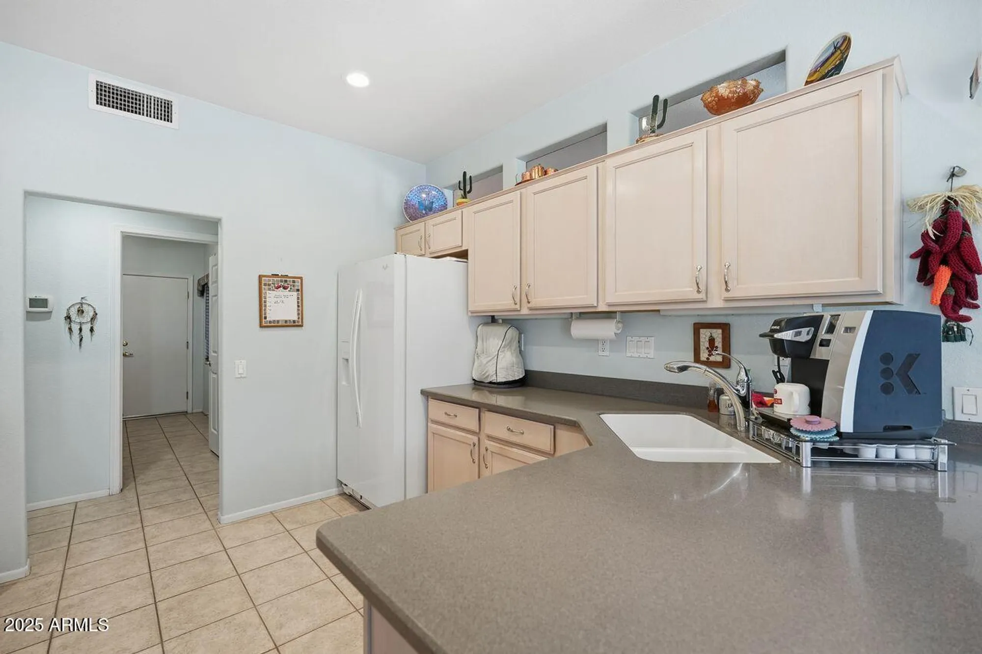 Property Slideshow image 13 of 38 | 22909 n cherokee ln, Sun City West, AZ, 85375