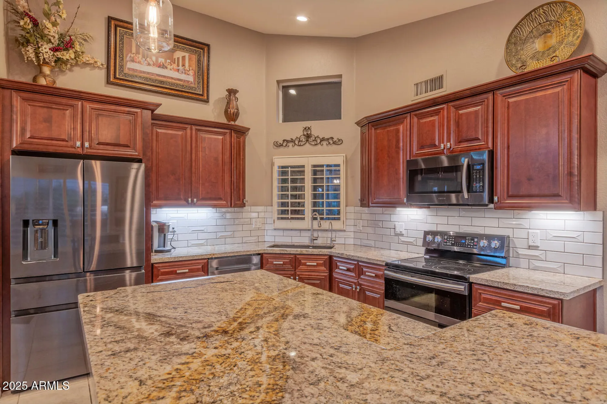 Property Slideshow image 11 of 33 | 3030 n 152nd ln, Goodyear, AZ, 85395