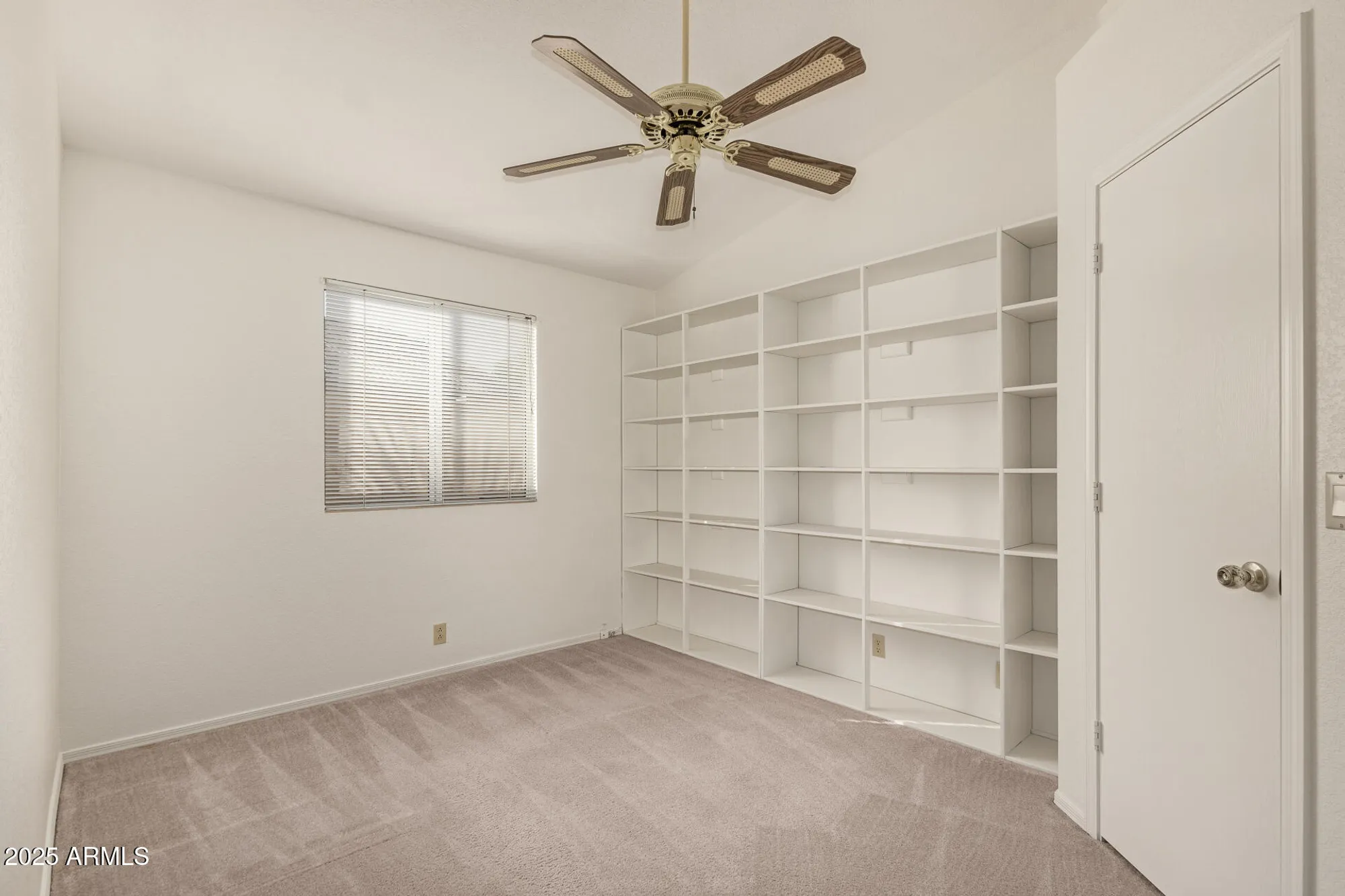 Property Slideshow image 27 of 38 | 10648 w runion dr, Peoria, AZ, 85382