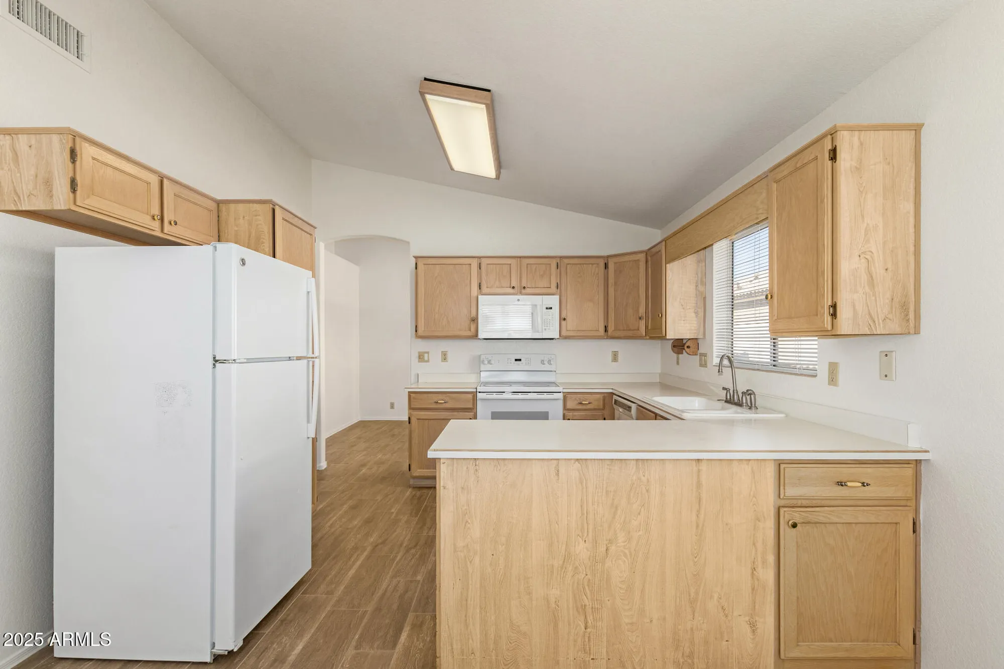 Property Slideshow image 18 of 38 | 10648 w runion dr, Peoria, AZ, 85382