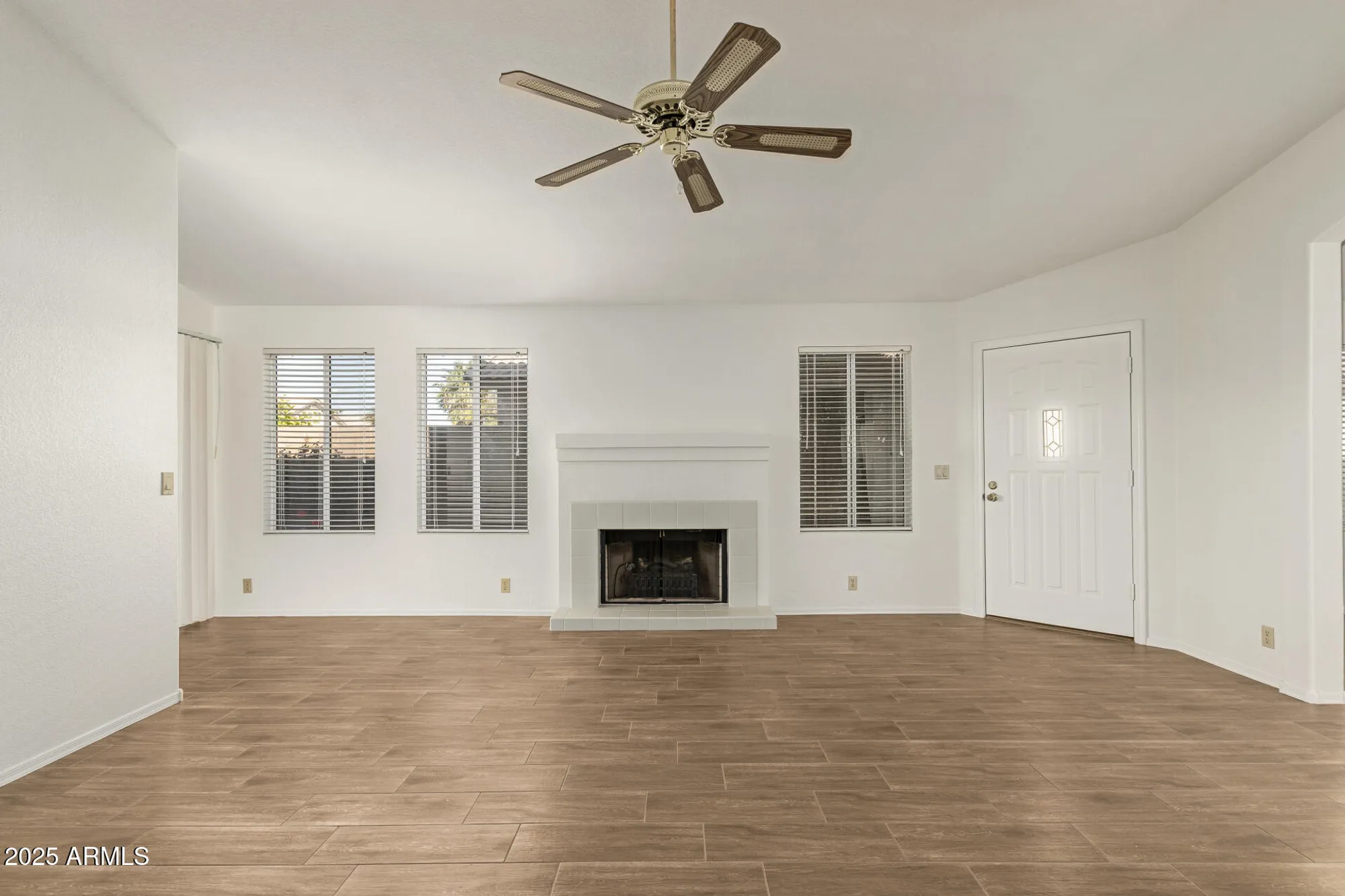 Property Slideshow image 10 of 38 | 10648 w runion dr, Peoria, AZ, 85382