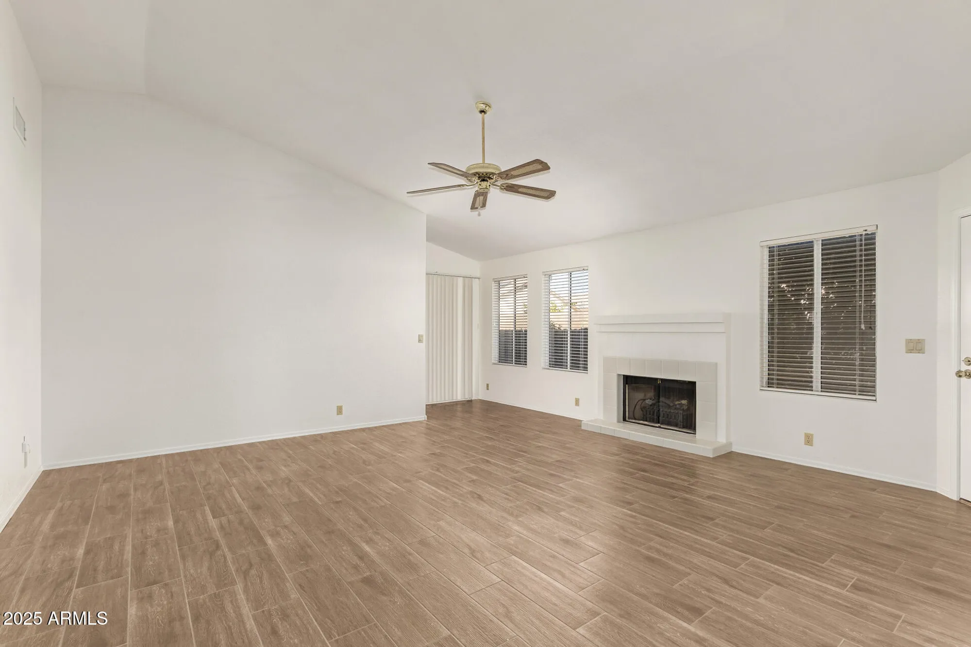 Property Slideshow image 9 of 38 | 10648 w runion dr, Peoria, AZ, 85382