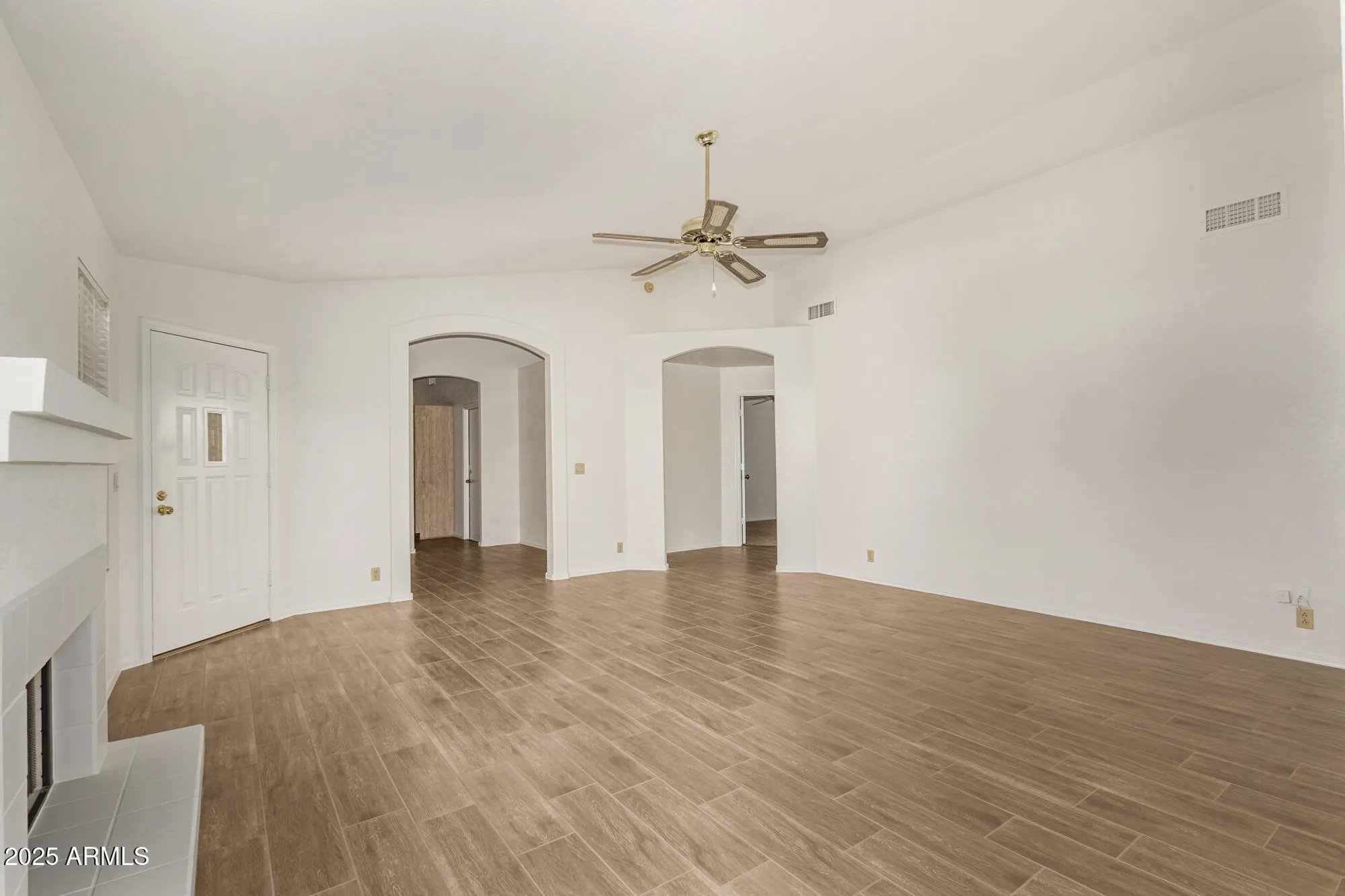 Property Slideshow image 11 of 38 | 10648 w runion dr, Peoria, AZ, 85382