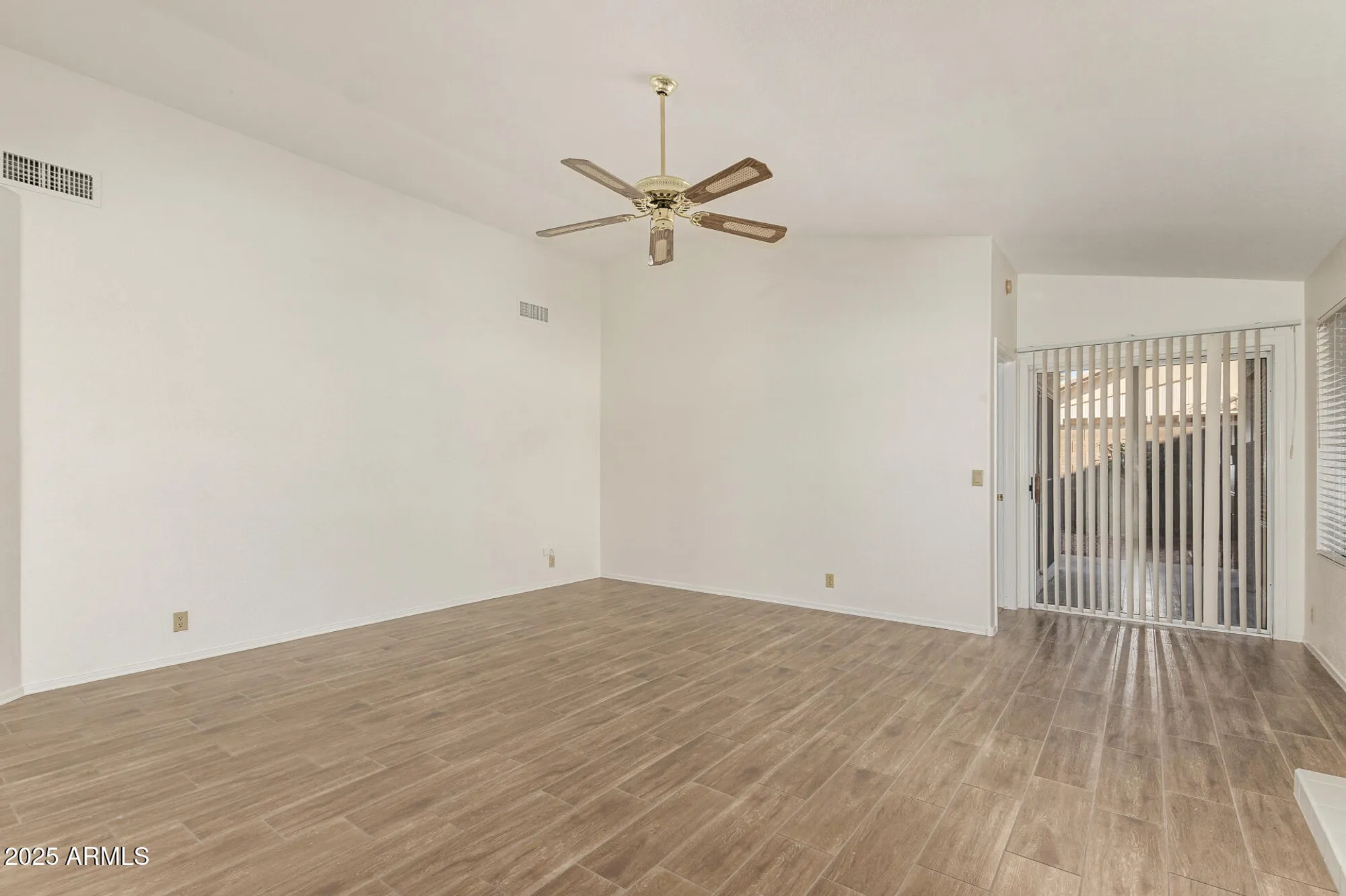 Property Slideshow image 6 of 38 | 10648 w runion dr, Peoria, AZ, 85382