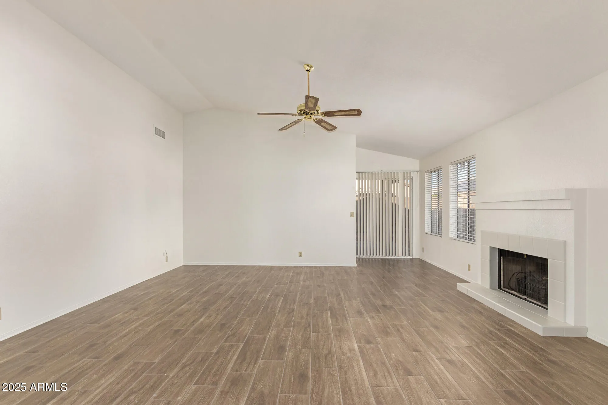 Property Slideshow image 7 of 38 | 10648 w runion dr, Peoria, AZ, 85382