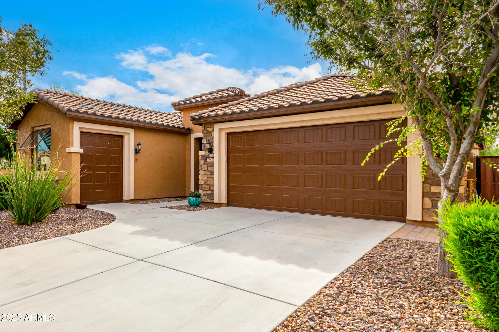 Property Slideshow image 5 of 71 | 7865 w silver spring way, Florence, AZ, 85132