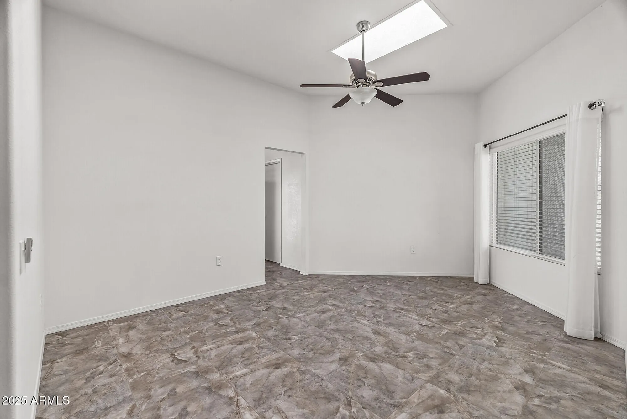 Property Slideshow image 8 of 51 | 17841 n willowbrook dr, Sun City, AZ, 85373