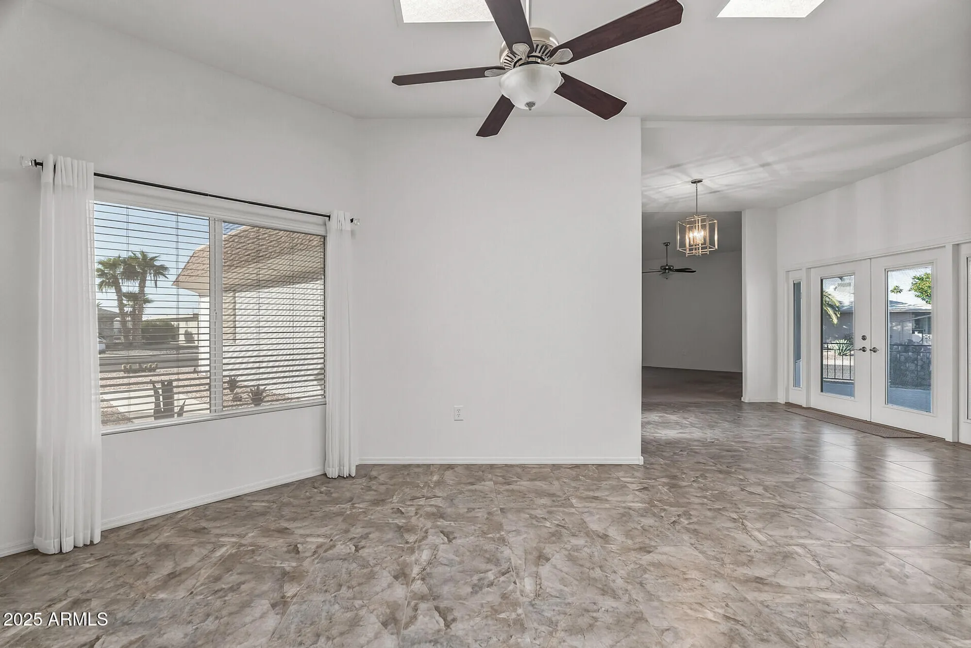 Property Slideshow image 26 of 51 | 17841 n willowbrook dr, Sun City, AZ, 85373