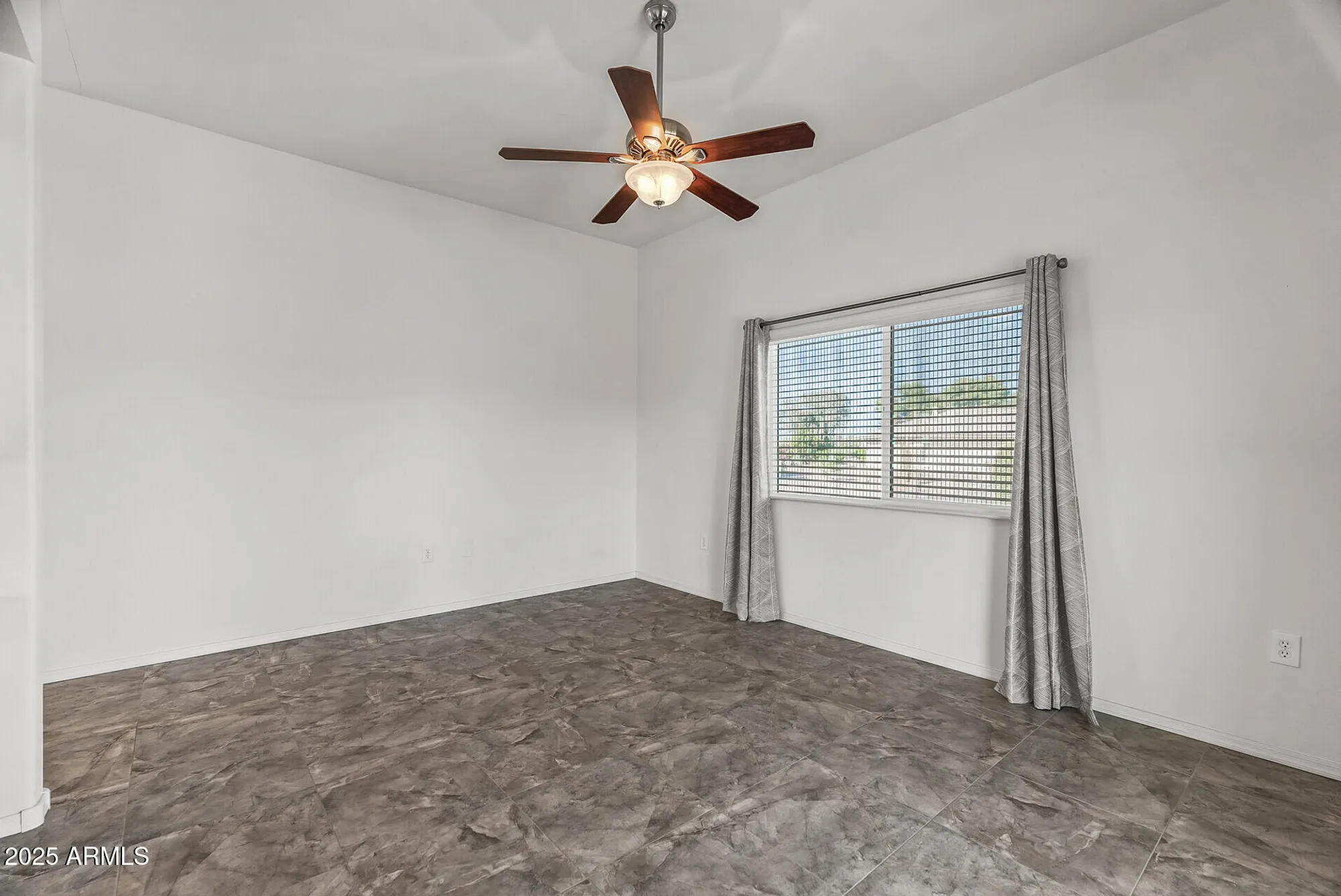 Property Slideshow image 12 of 51 | 17841 n willowbrook dr, Sun City, AZ, 85373